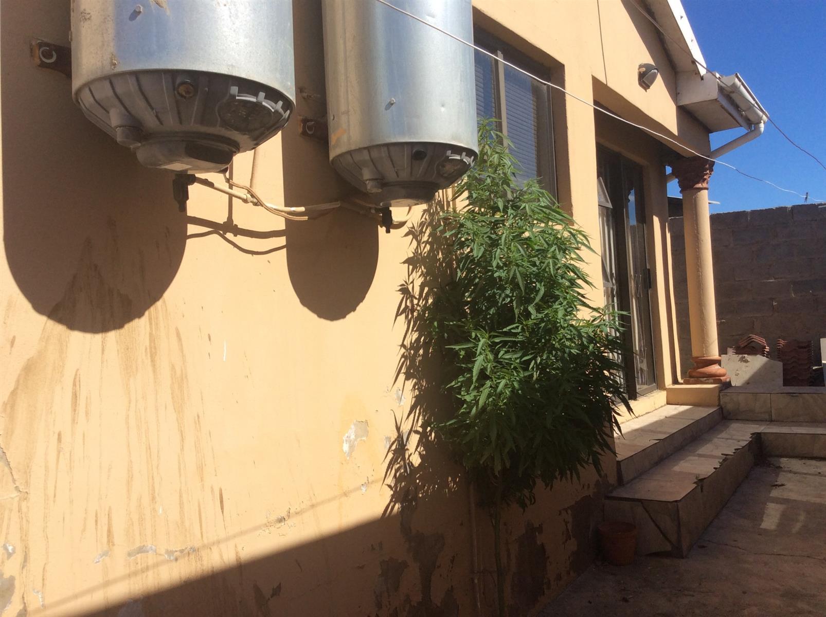 House For Sale in Kwanobuhle, Uitenhage