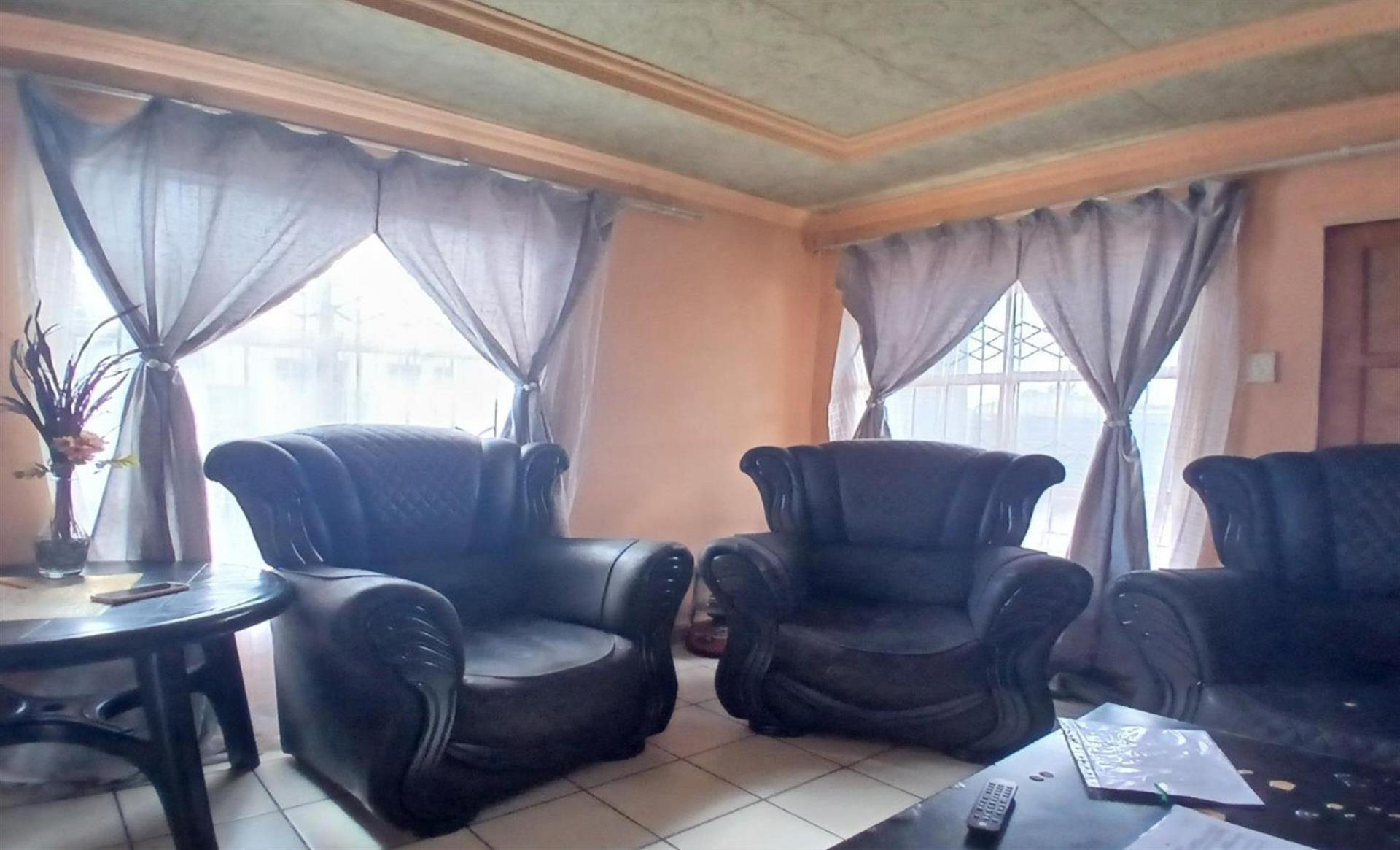 4-Bedroom Standalone Home for Sale in Roundebult - R640,000