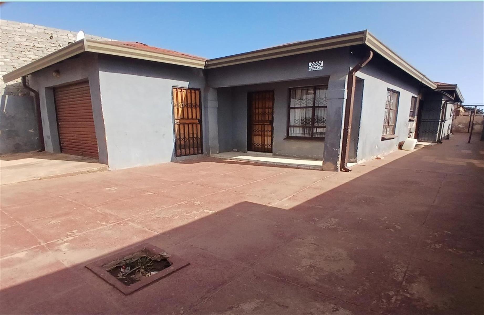4-Bedroom Standalone Home for Sale in Roundebult - R640,000