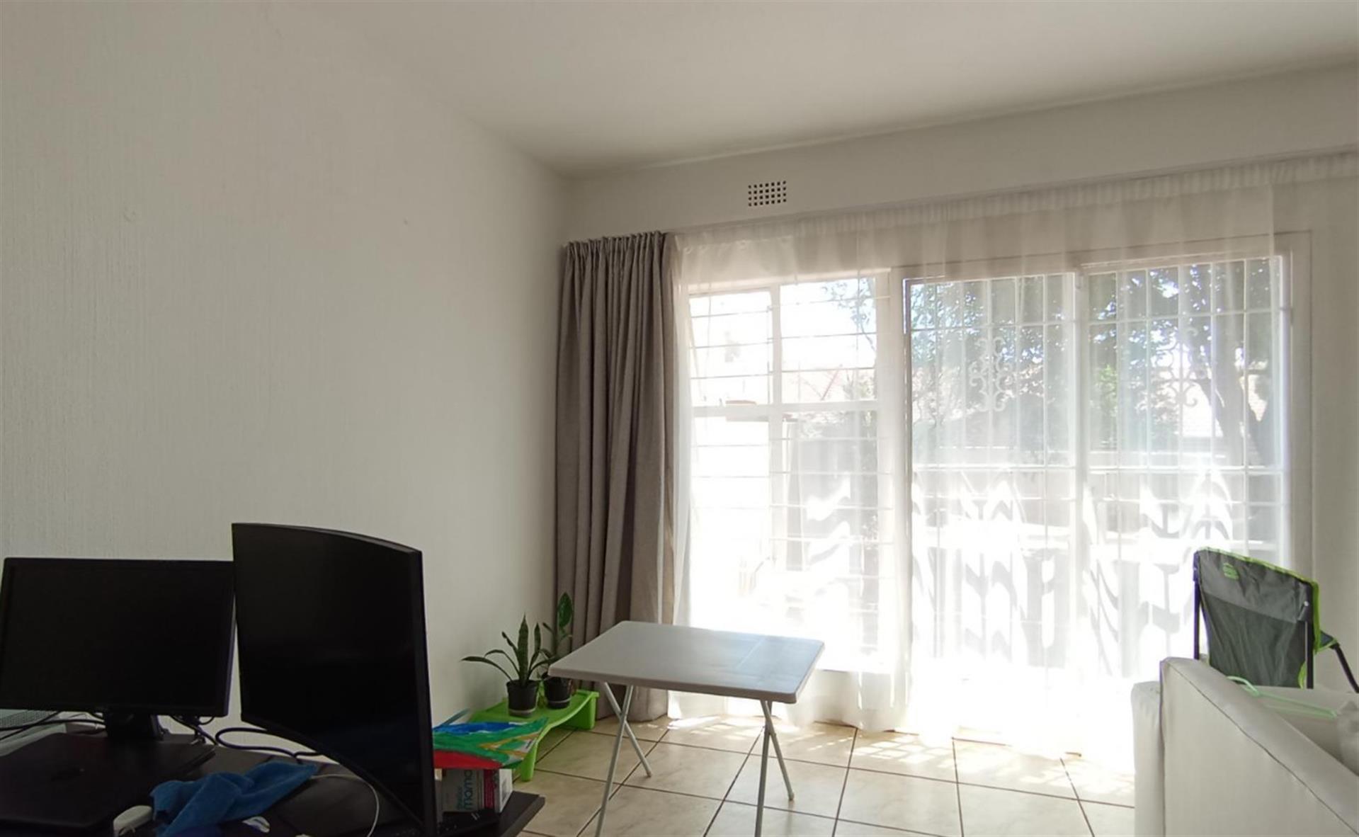 3-Bedroom Apartment for Sale in Ferndale, Randburg R1,055,000