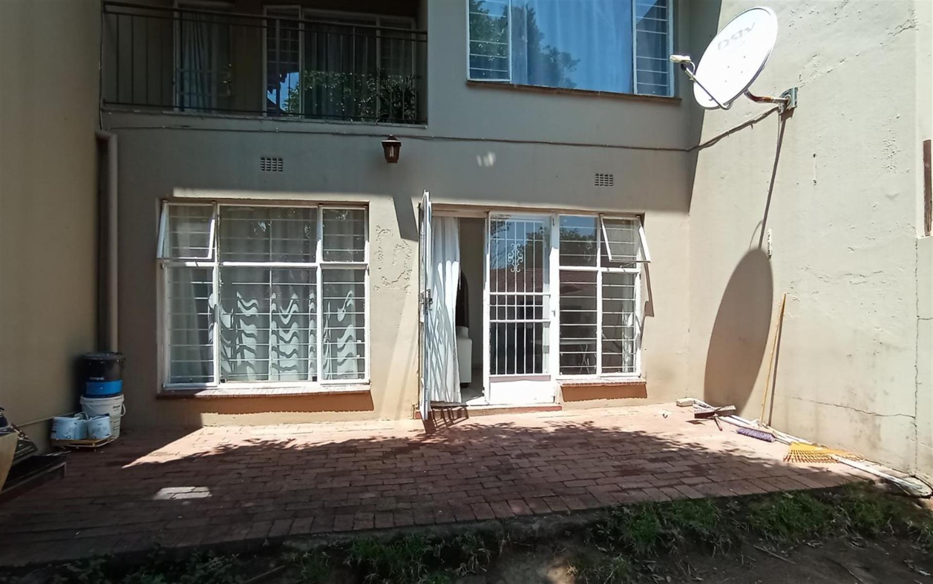 3-Bedroom Apartment for Sale in Ferndale, Randburg R1,055,000