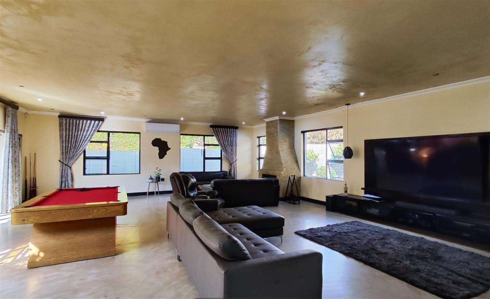 Spacious Apartment for Sale on Clarke Street, Rynfield - R3,490,000