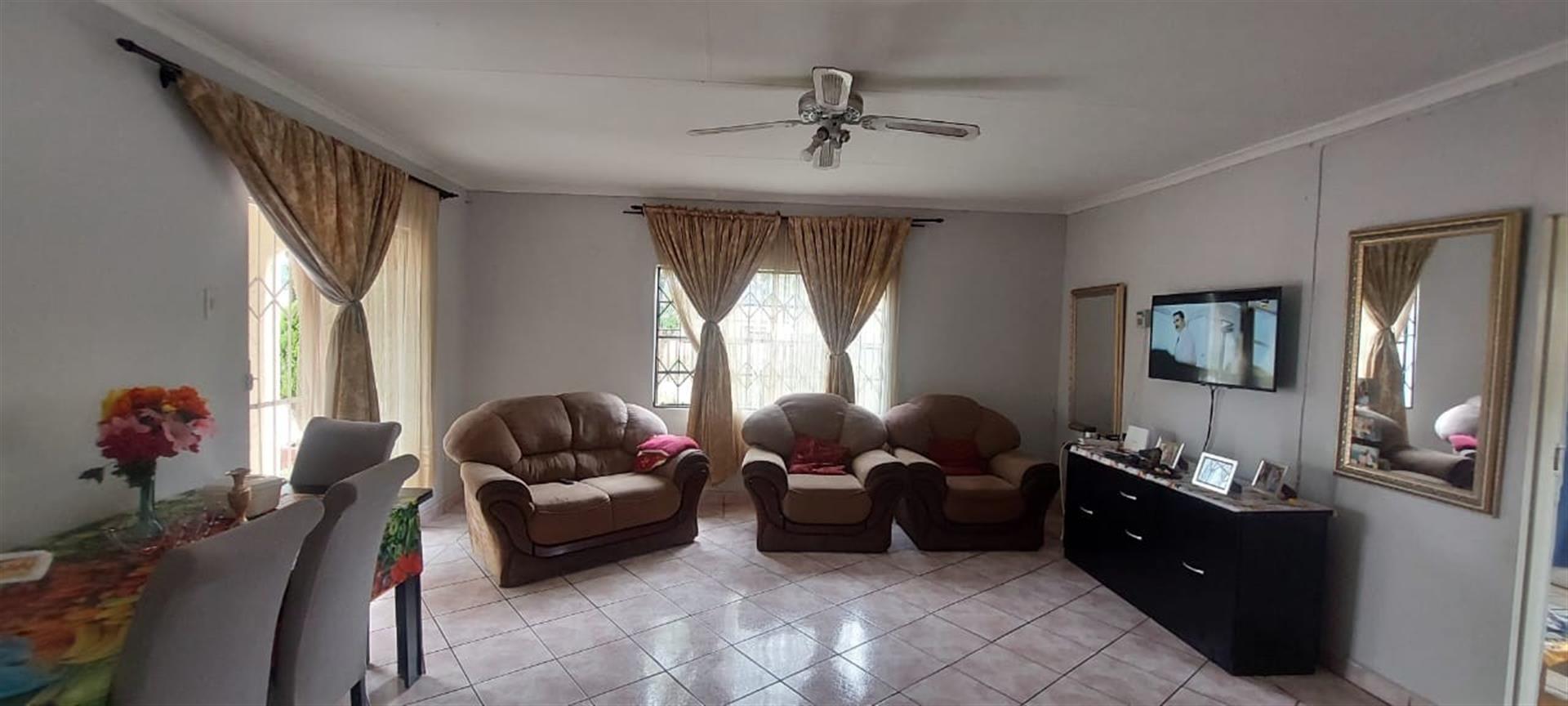 Spacious 4‑Bedroom Family Home with Open‑Plan Living