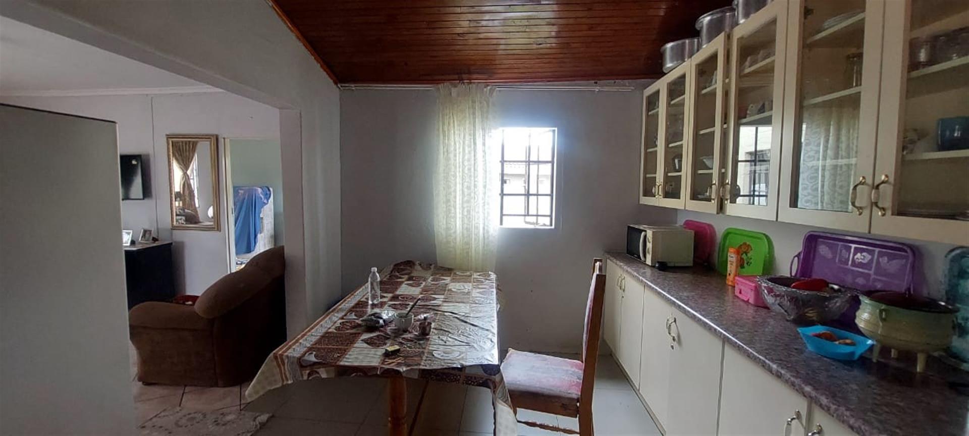 Spacious 4‑Bedroom Family Home with Open‑Plan Living