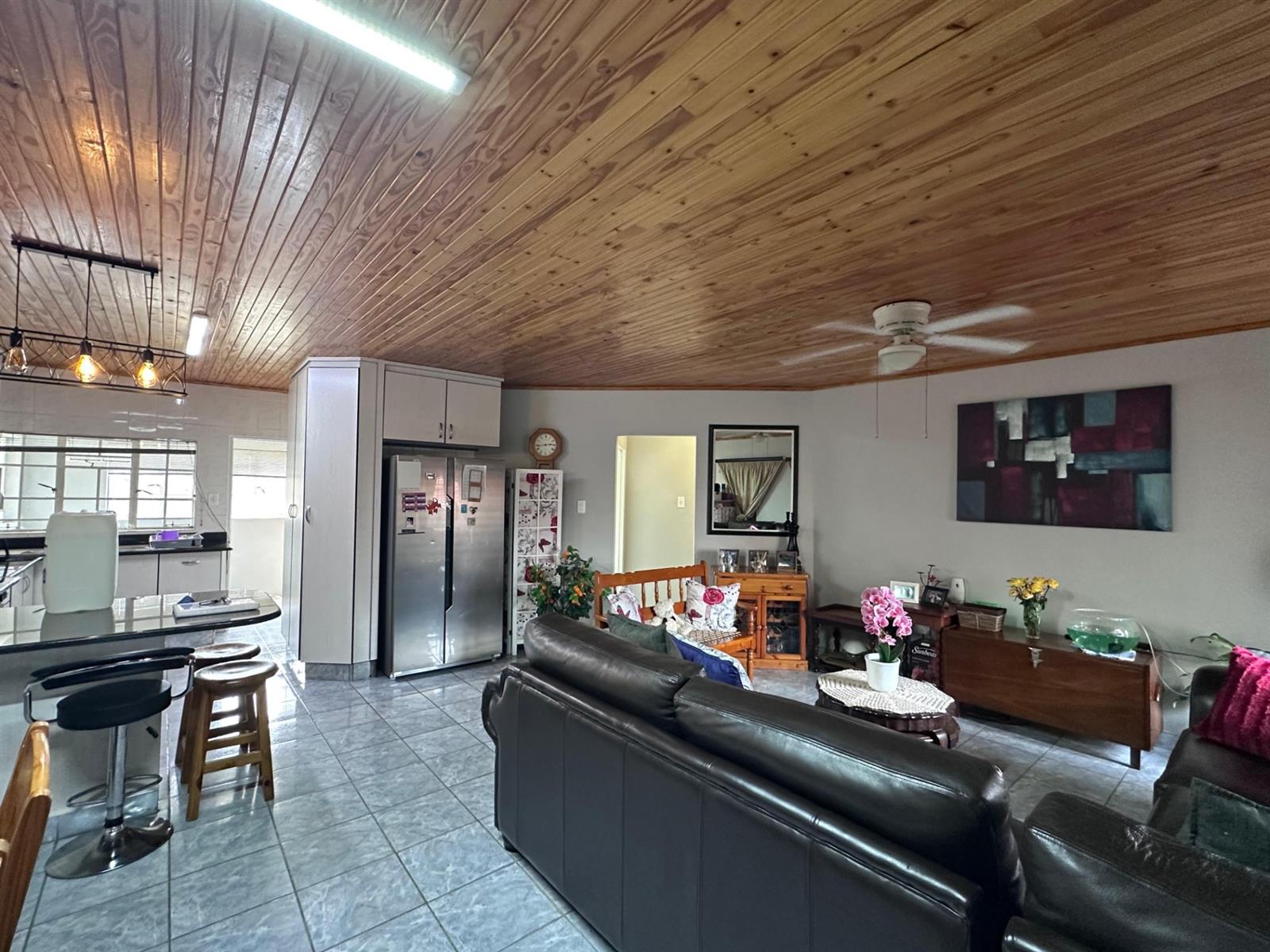 Townhouse for sale in Huttenheights, Newcastle, KwaZulu Natal