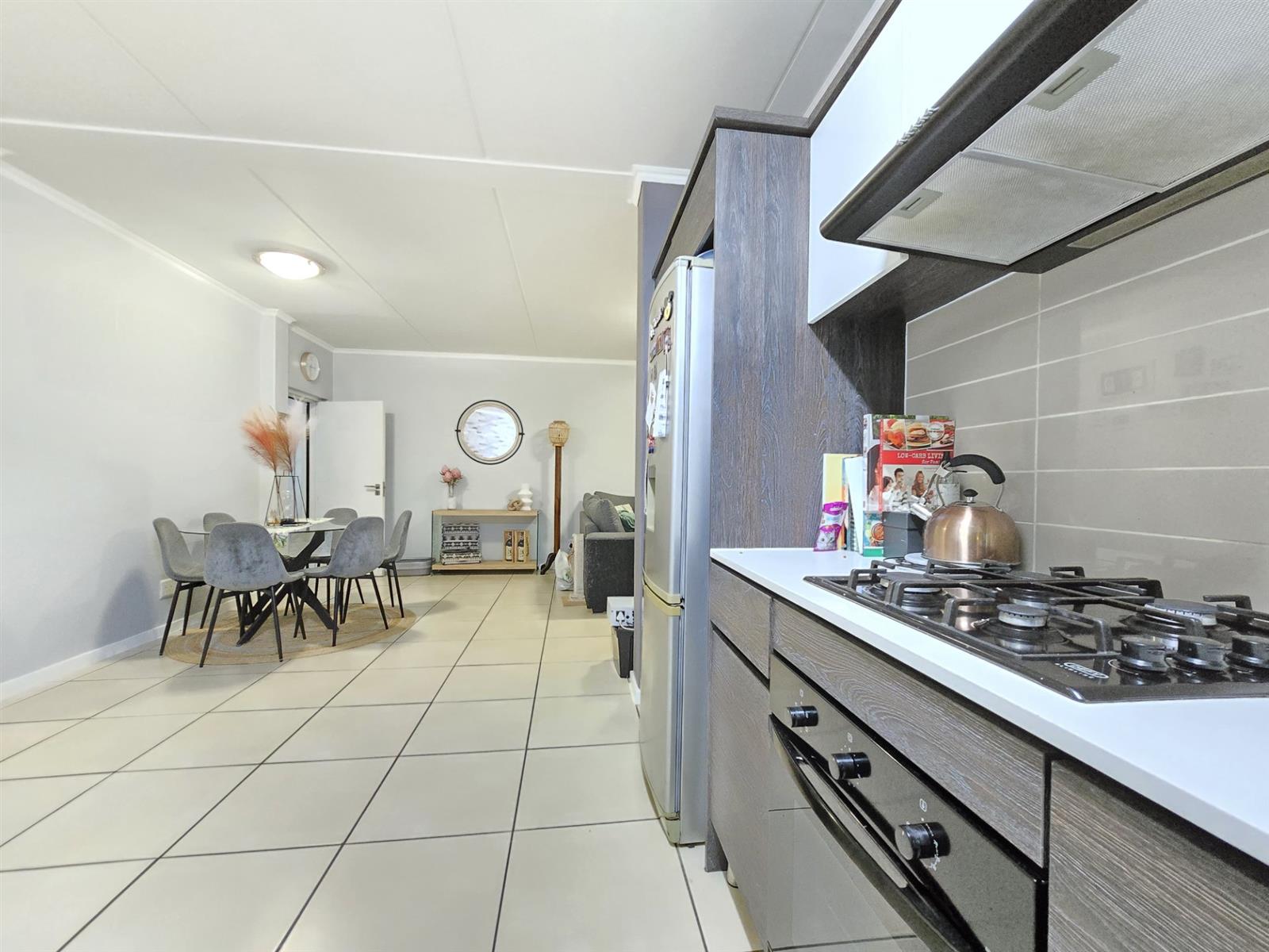 Pet Friendly Ground Floor Apartment For Sale in Malakite, Greenstone Hill
