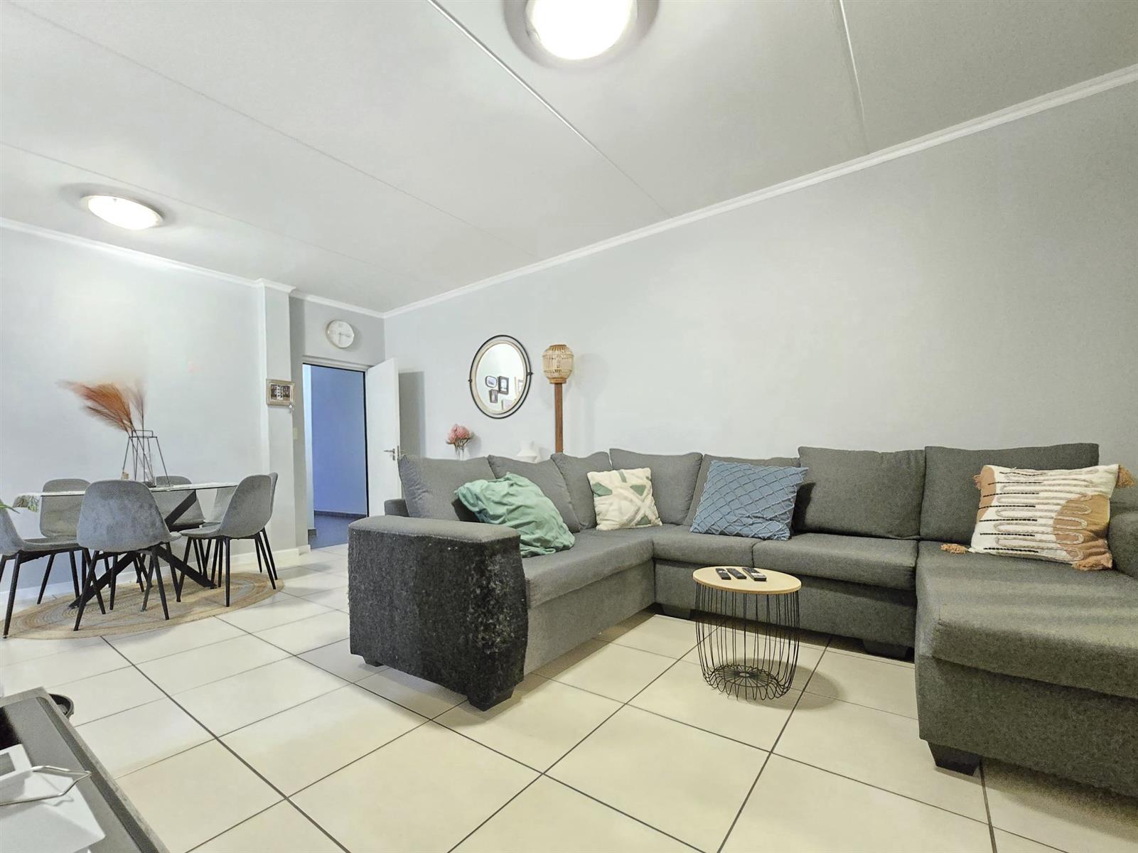 Pet Friendly Ground Floor Apartment For Sale in Malakite, Greenstone Hill