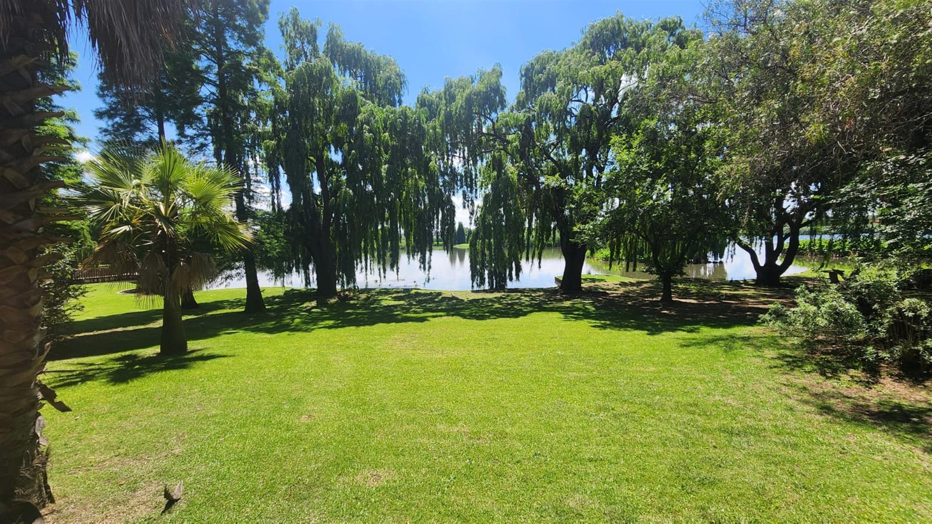 Modern Gem with Private Dam Access | Dalpark Extension 1