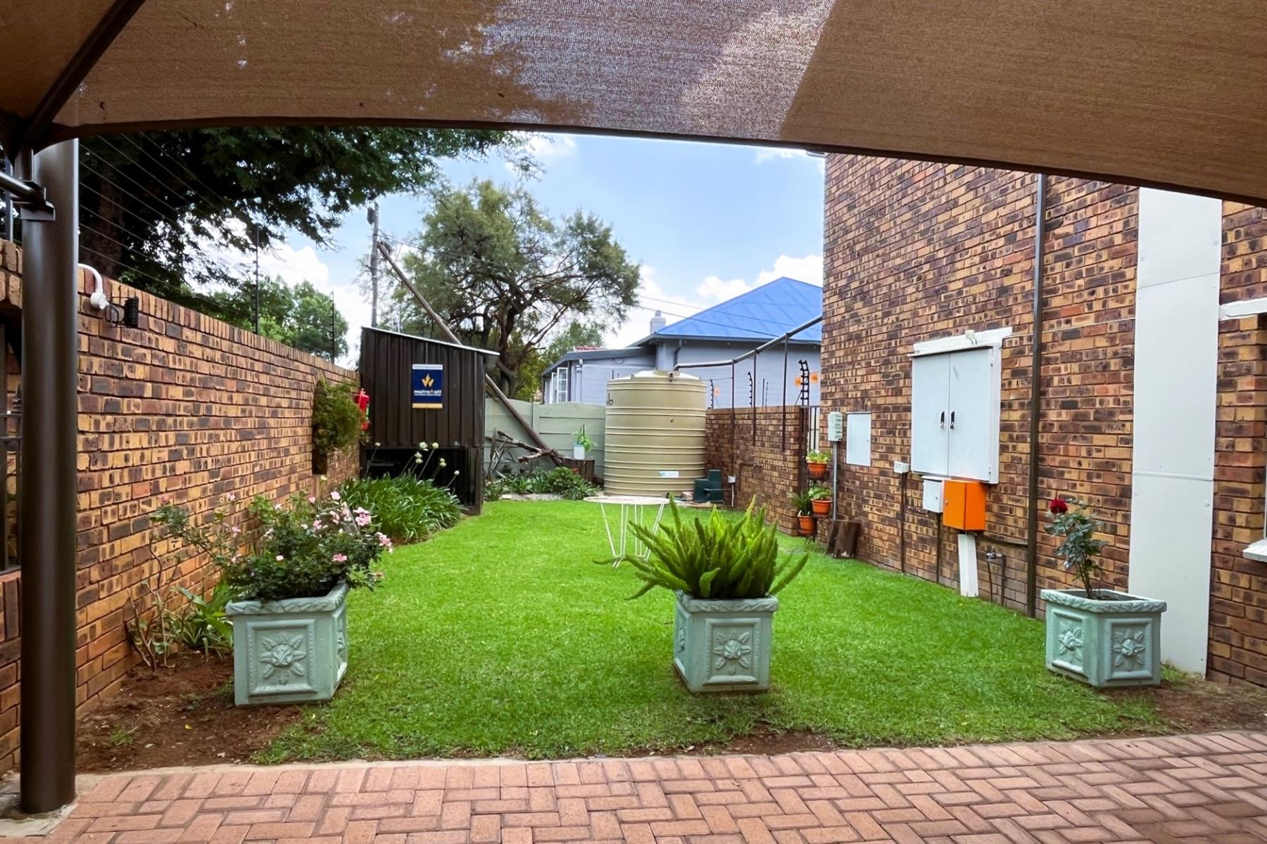 Spacious 3 Bedroom Apartment with Solar For Sale in New Redruth!