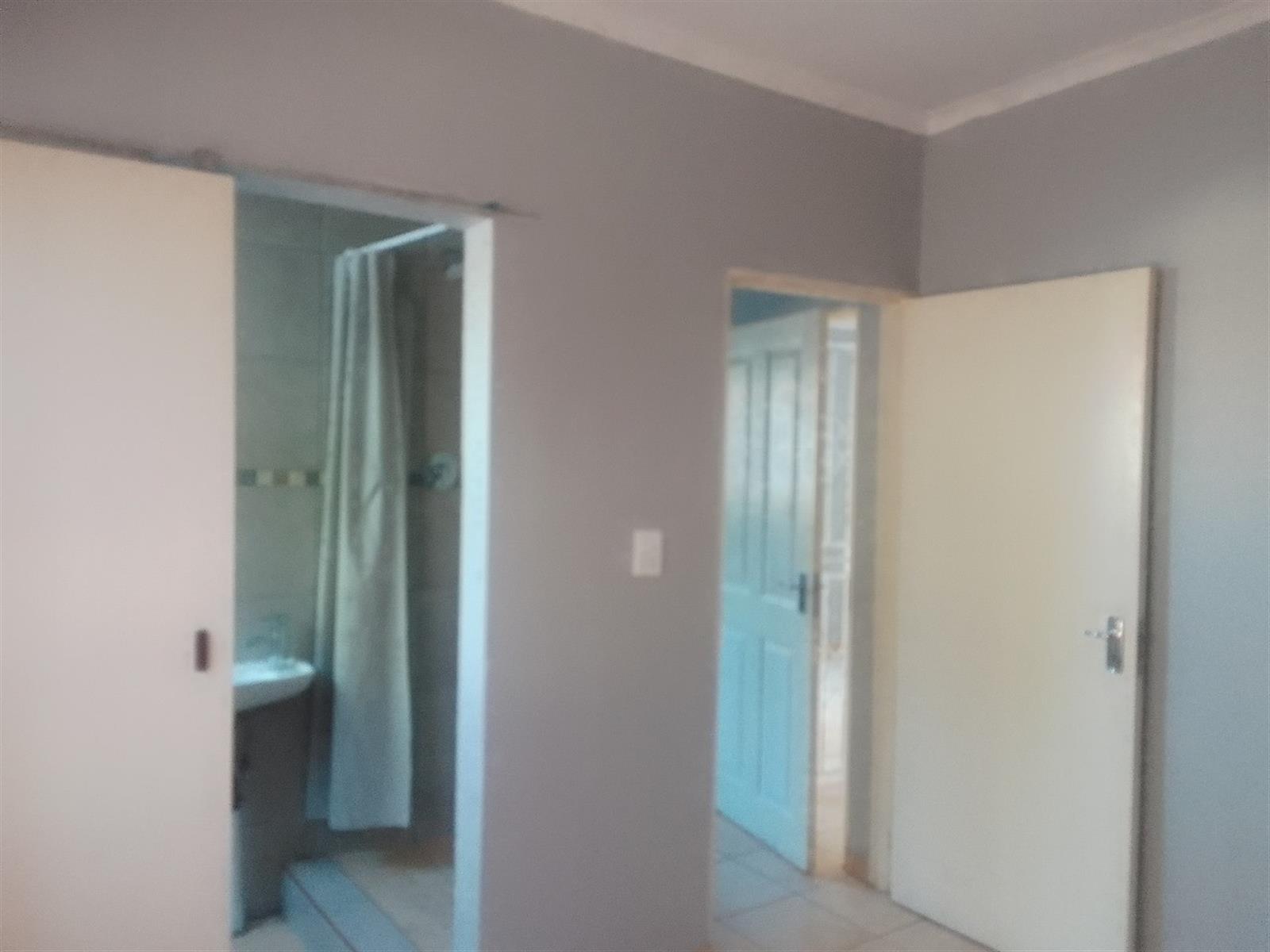 Cottage for rent in Norkem Park, Kempton Park