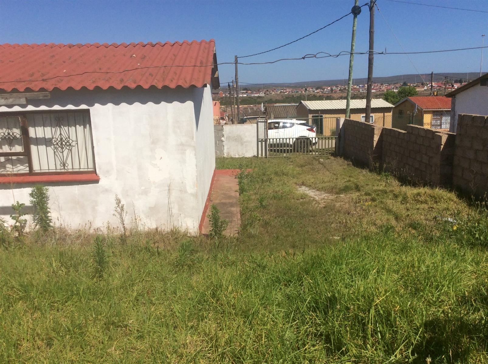 HOUSE FOR SALE IN KWANOBUHLE