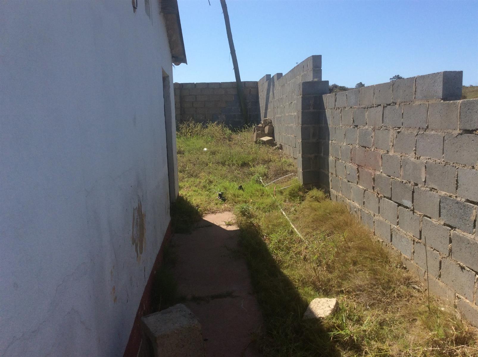 HOUSE FOR SALE IN KWANOBUHLE
