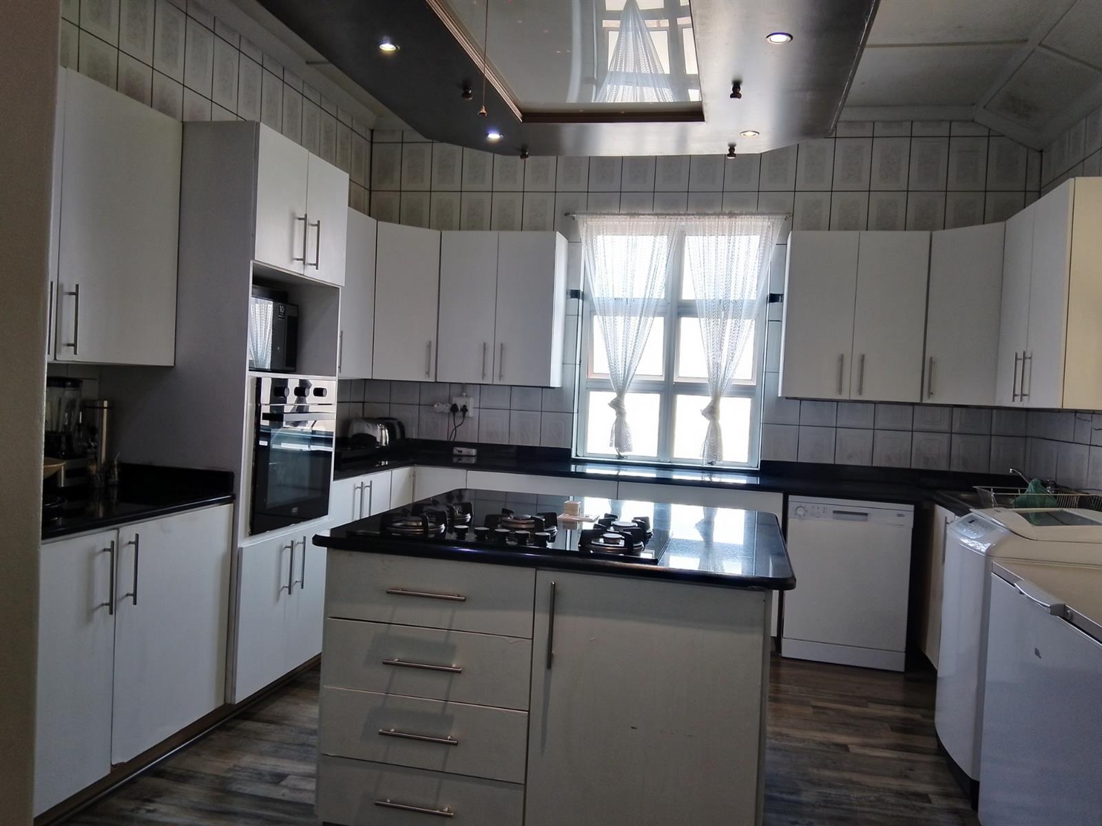 House For Sale in Amanzimtoti, KwaZulu Natal
