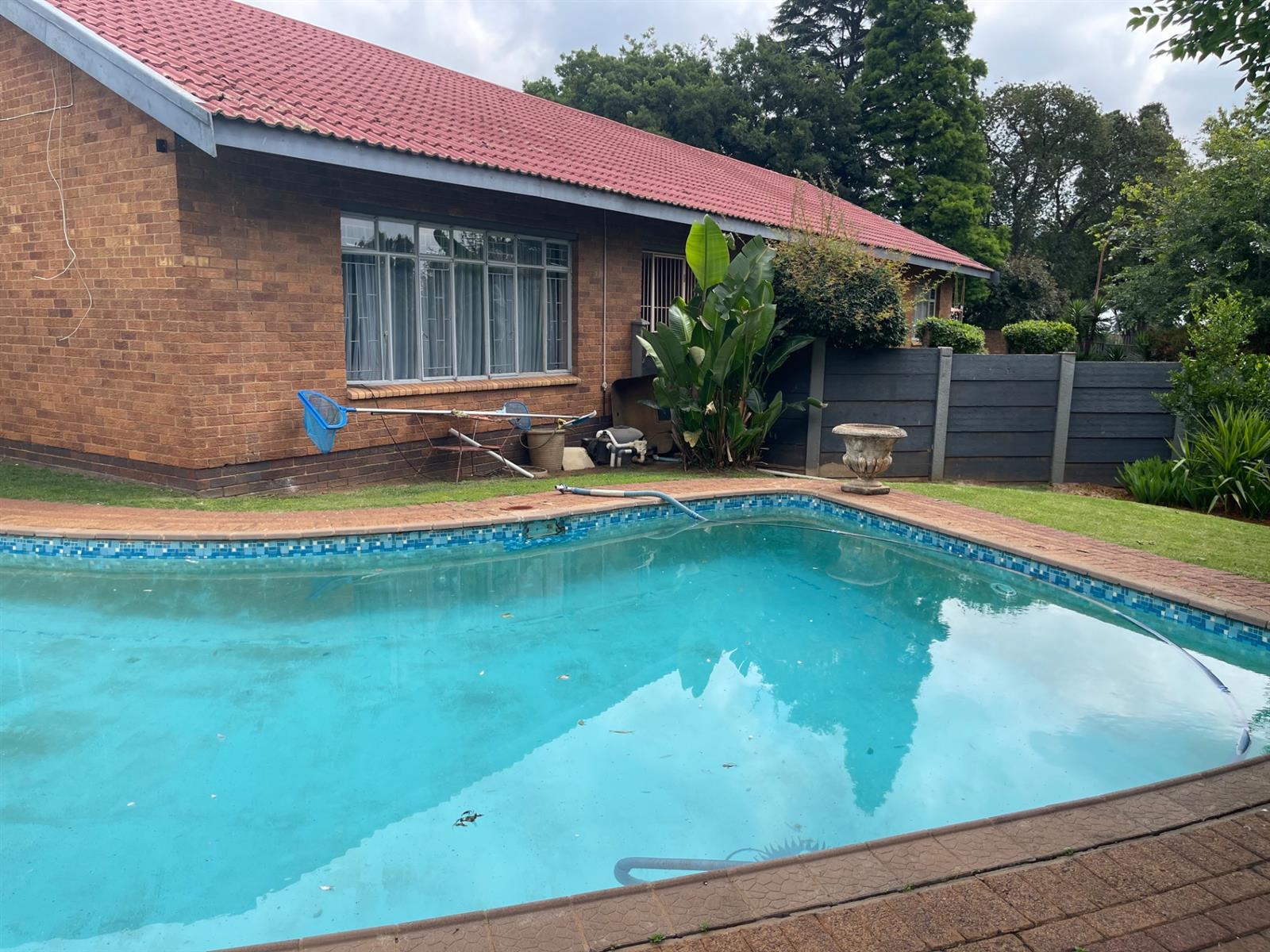 Charming Property Up for Grabs!!!
