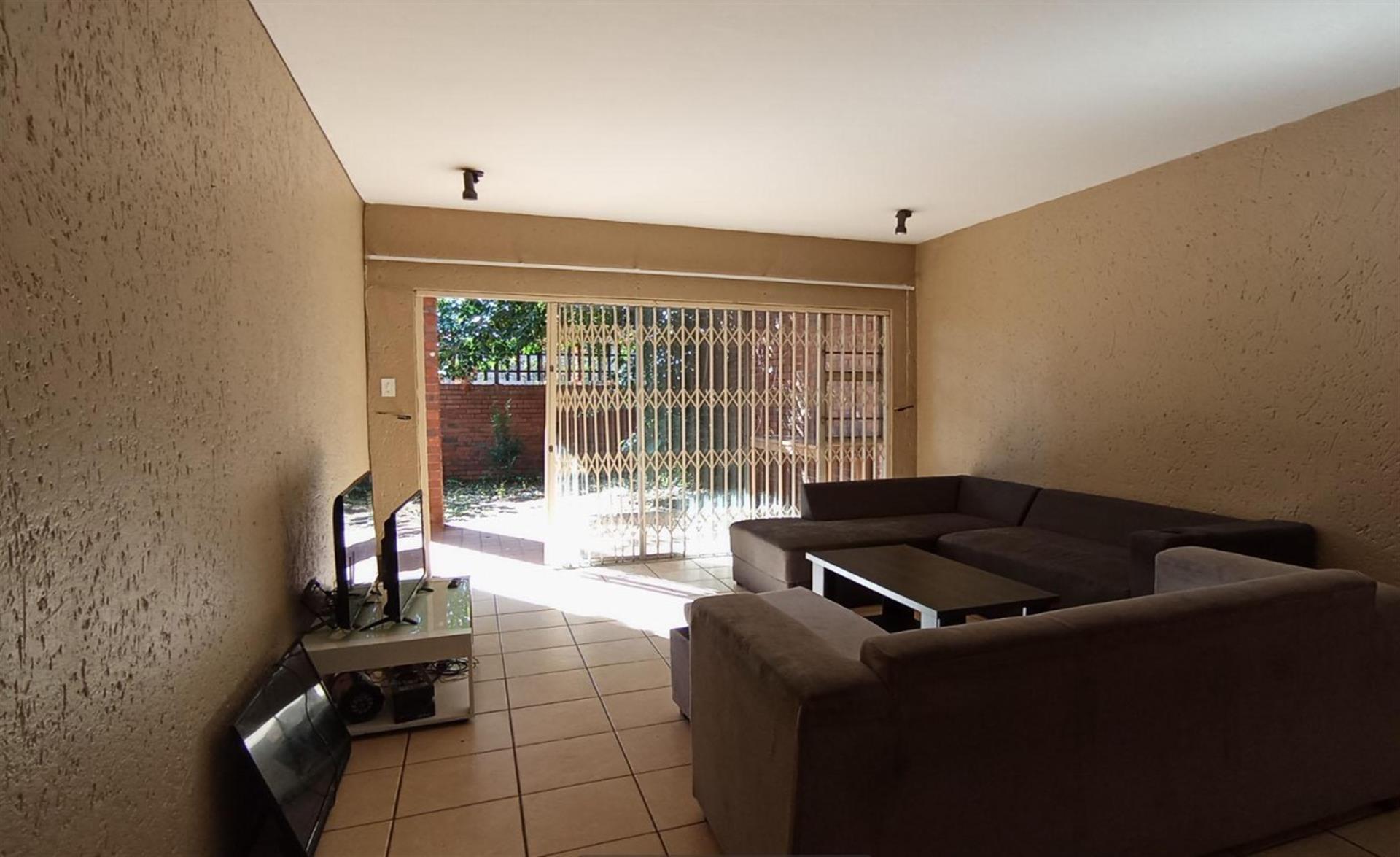 Apartment For Sale in Windsor East, Randburg 92 Squares.