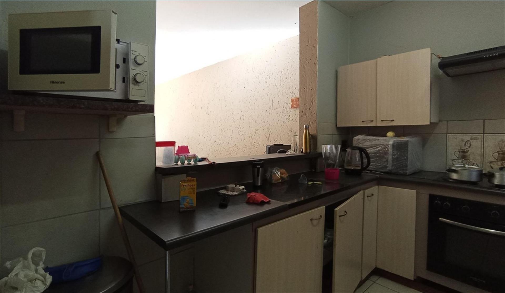Apartment For Sale in Windsor East, Randburg 92 Squares.