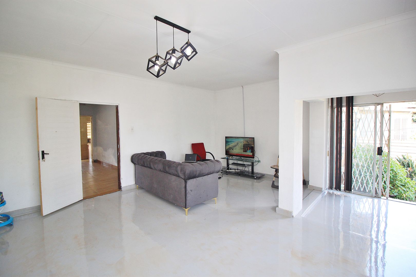 House for sale in Gerdview, Germiston, 13 Van Riebeeck Street, Gerdview, Germiston, Gauteng, 714 m²