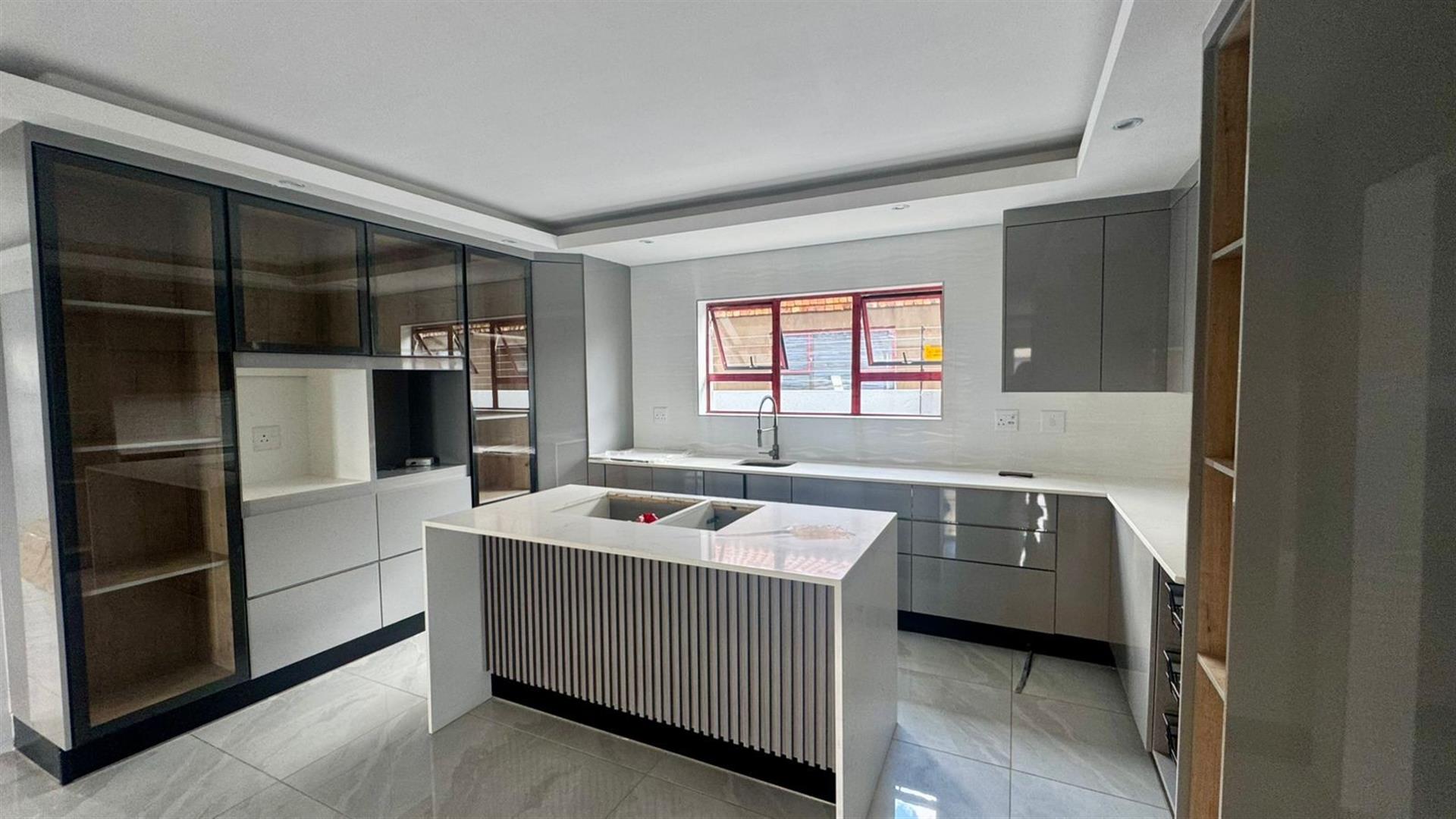Brand-New Modern Masterpiece in Aerorand