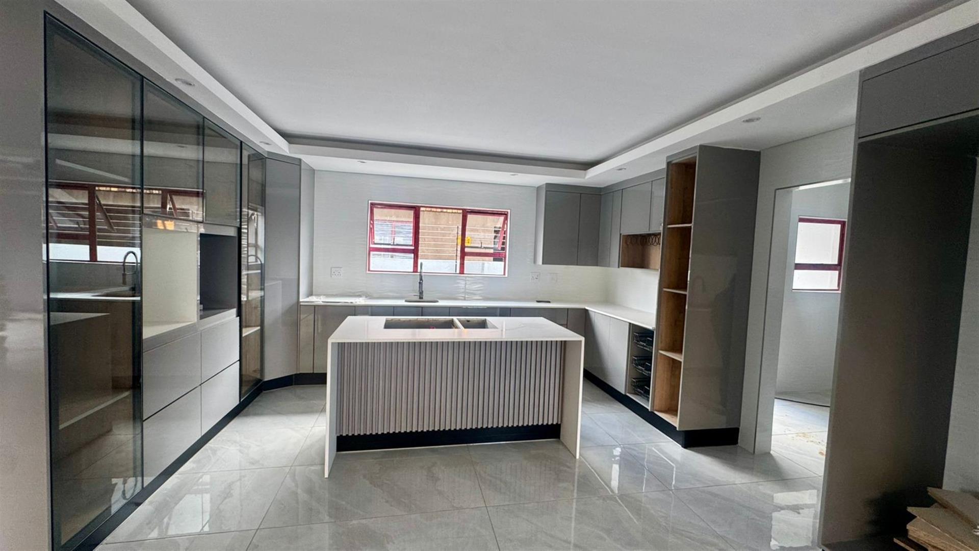 Brand-New Modern Masterpiece in Aerorand