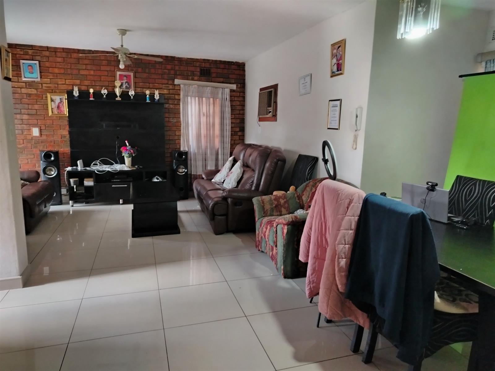 Guest House For Sale in Fairview, Empangeni, KwaZulu Natal