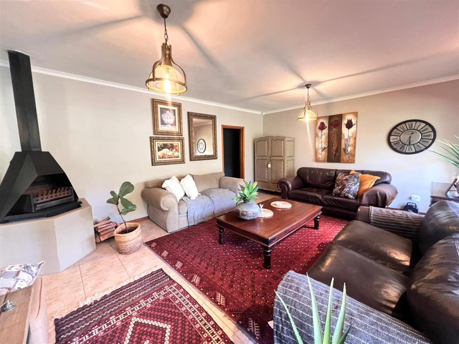 Exquisite 4-Bedroom Home in Prestigious Boskloof