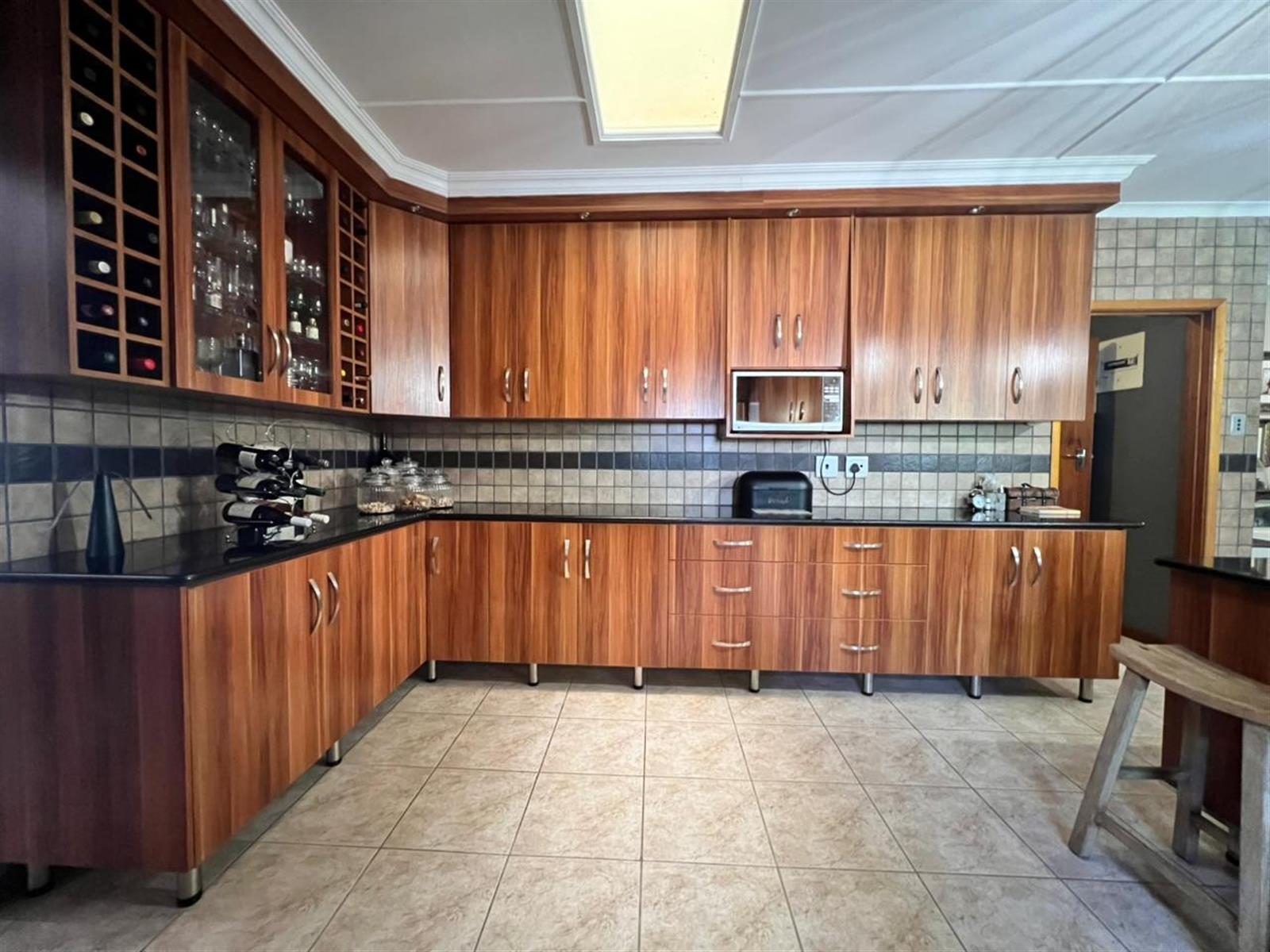 Exquisite 4-Bedroom Home in Prestigious Boskloof