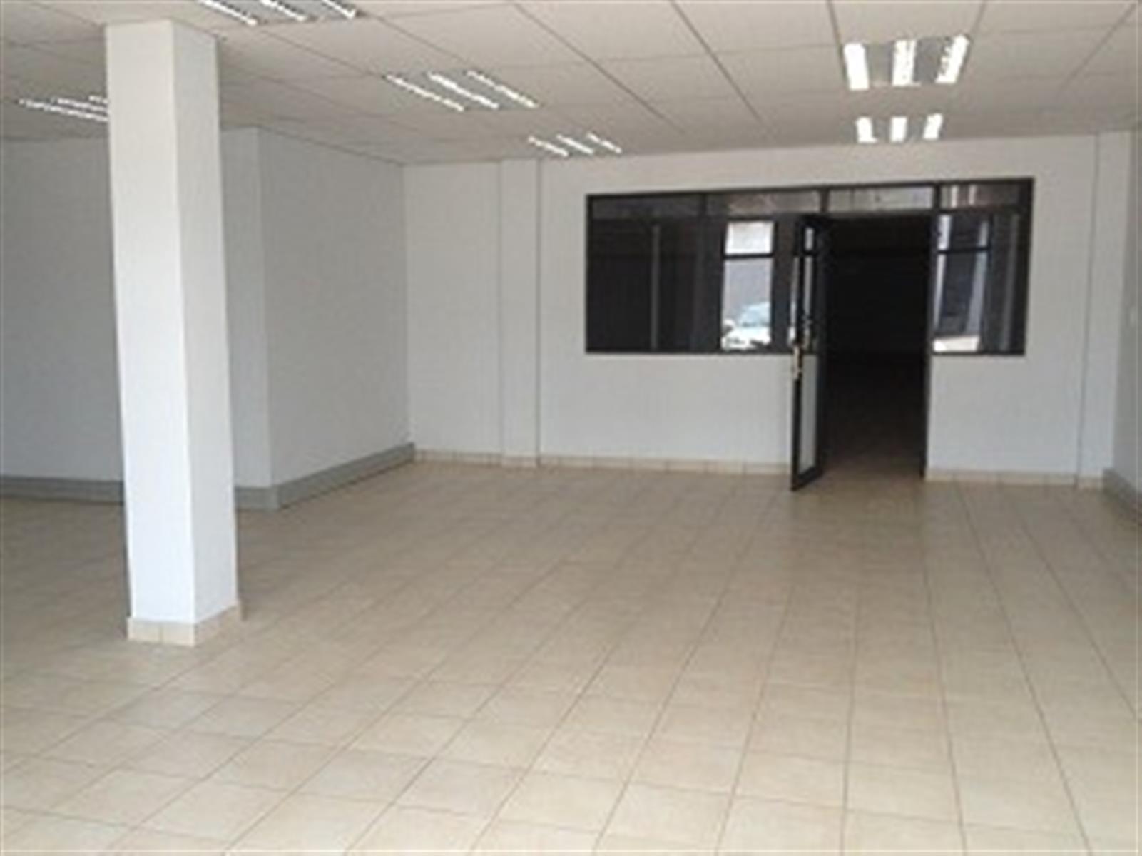 Retail and warehouse space to let on Umhlanga Ridge.