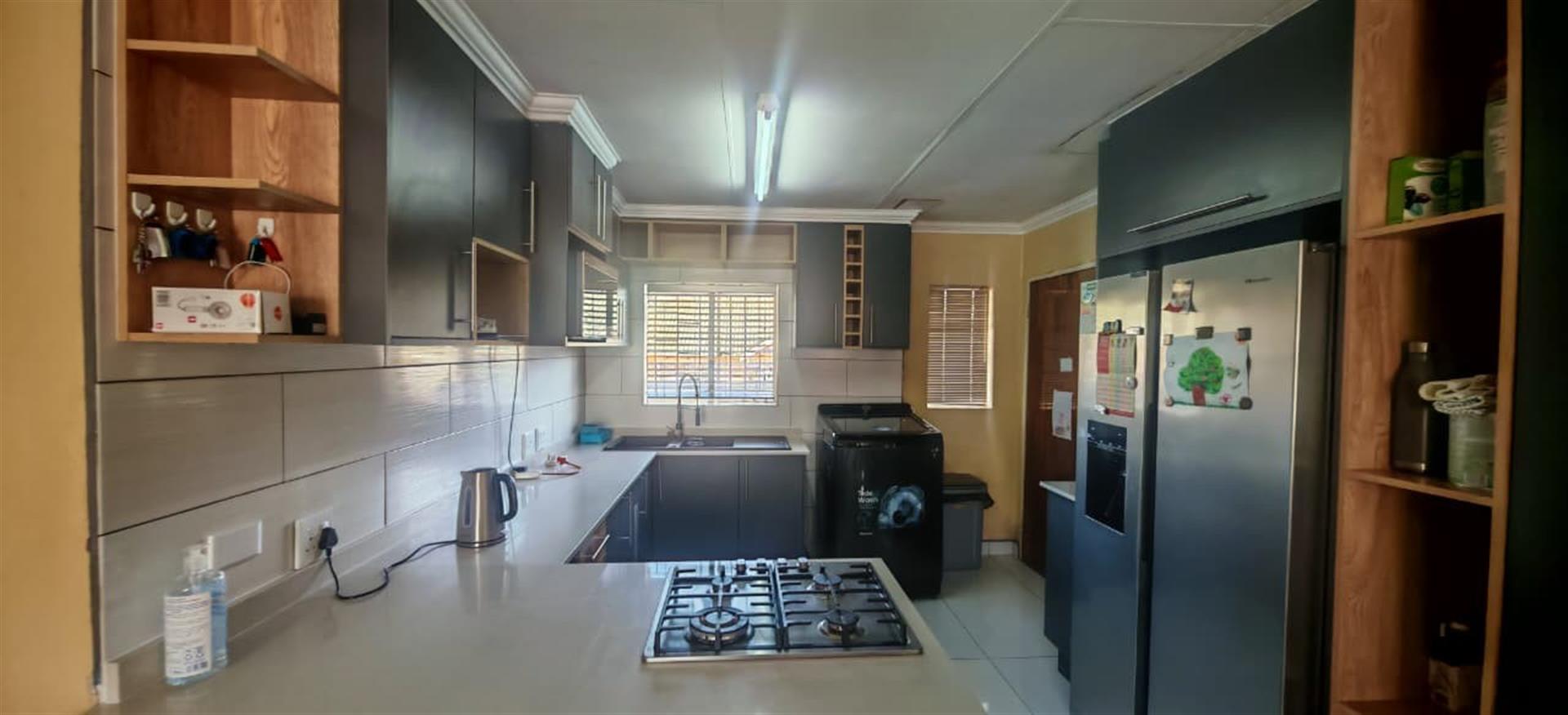 Complex For Sale in Groblerpark, Roodepoort