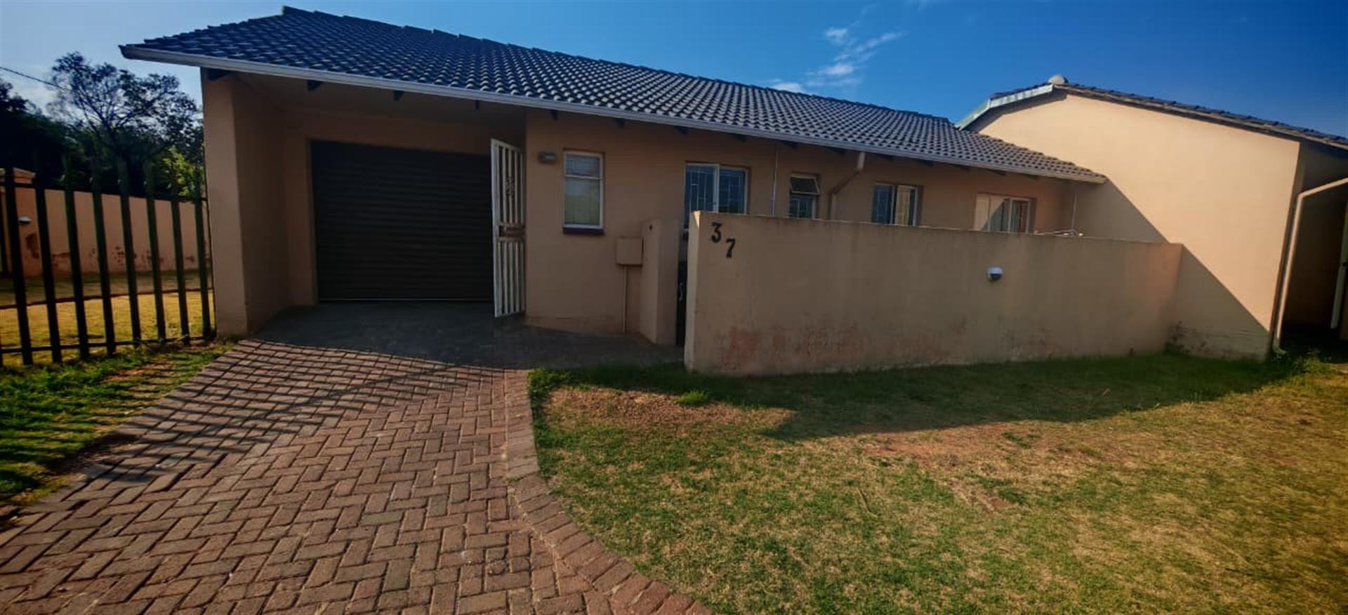 Complex For Sale in Groblerpark, Roodepoort