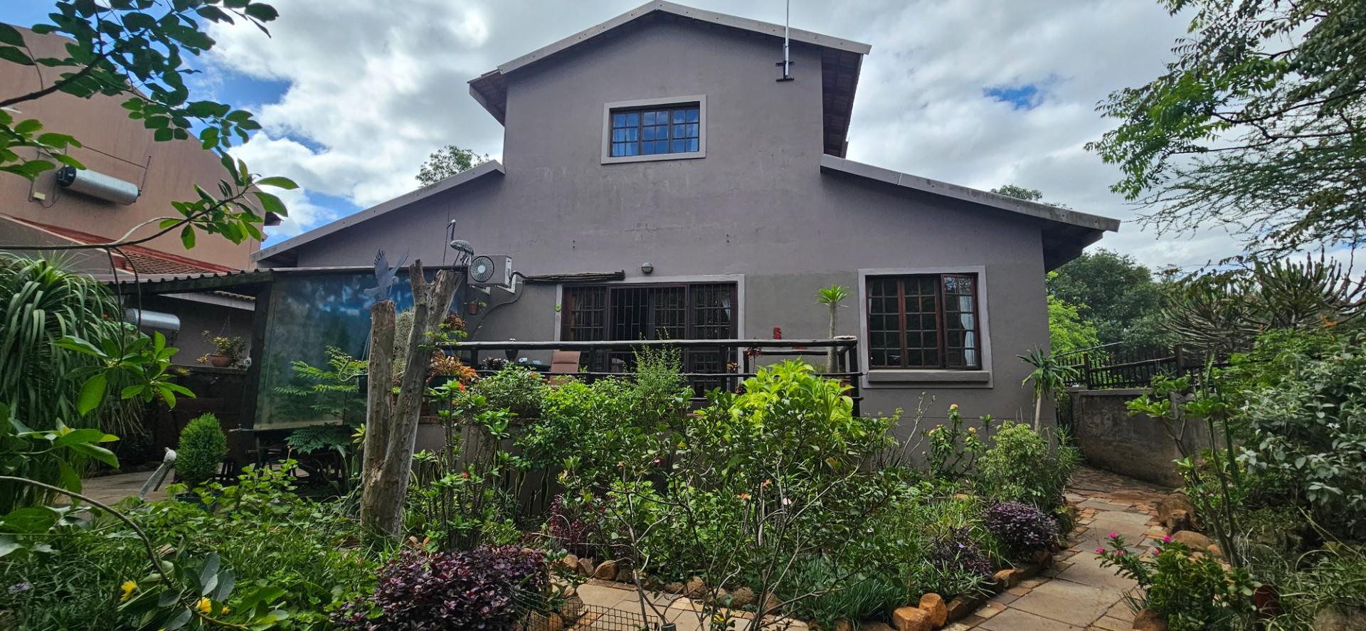 Spacious 4-Bedroom, 3-Bathroom Full Title Home in Semi-Complex