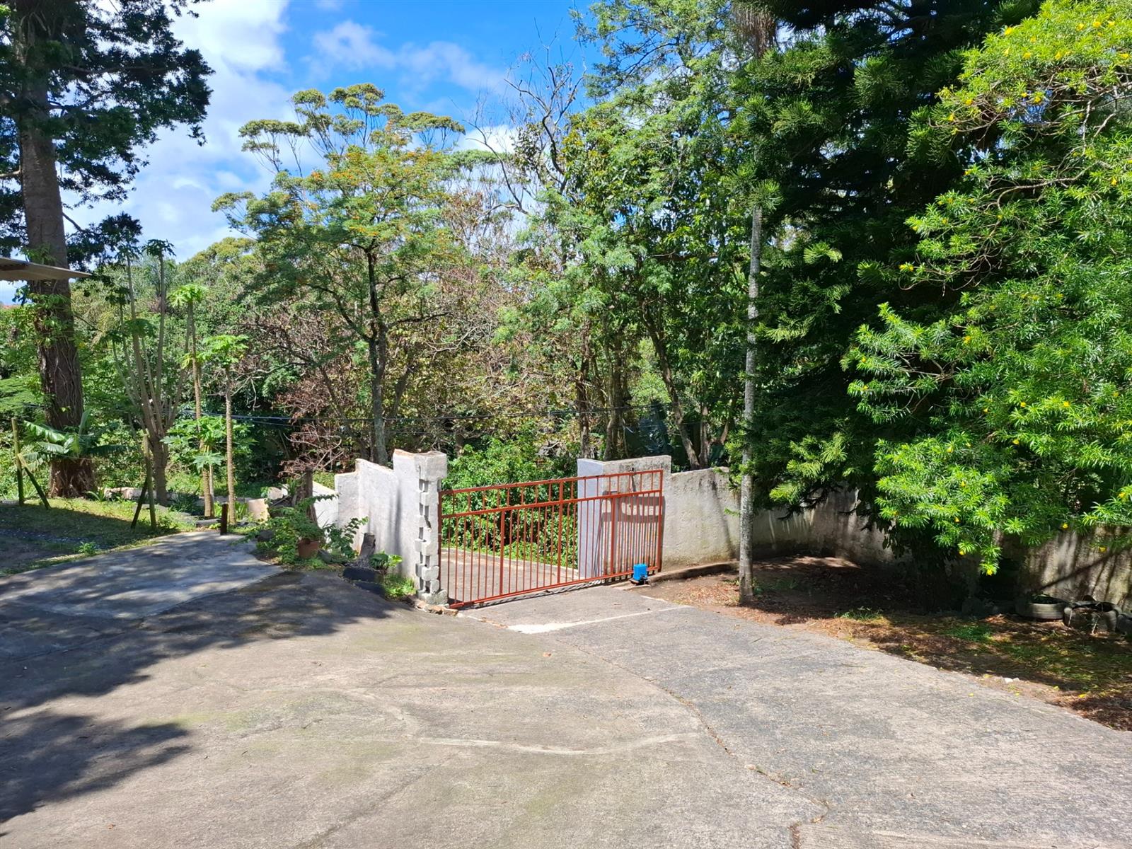 Income Generator! Spacious Home With Flatlets for Sale in Margate, KZN
