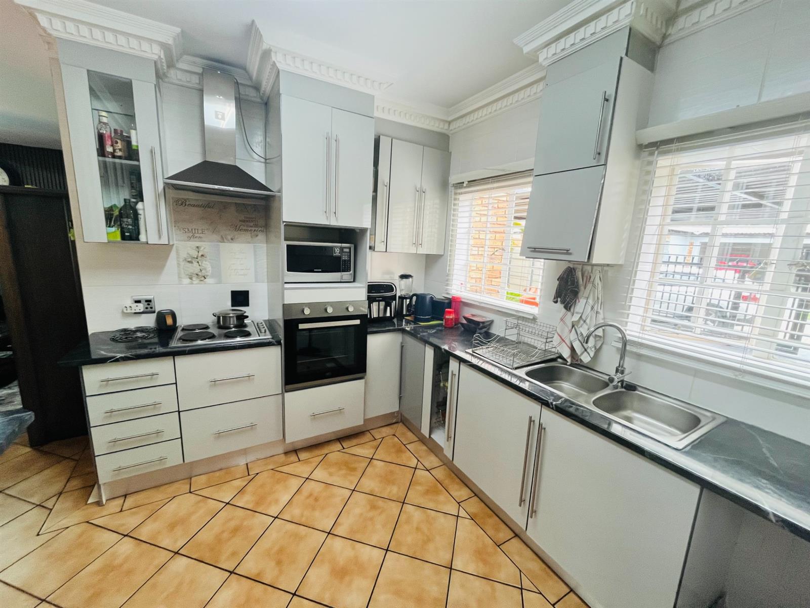 House for sale in Theresapark, Akasia