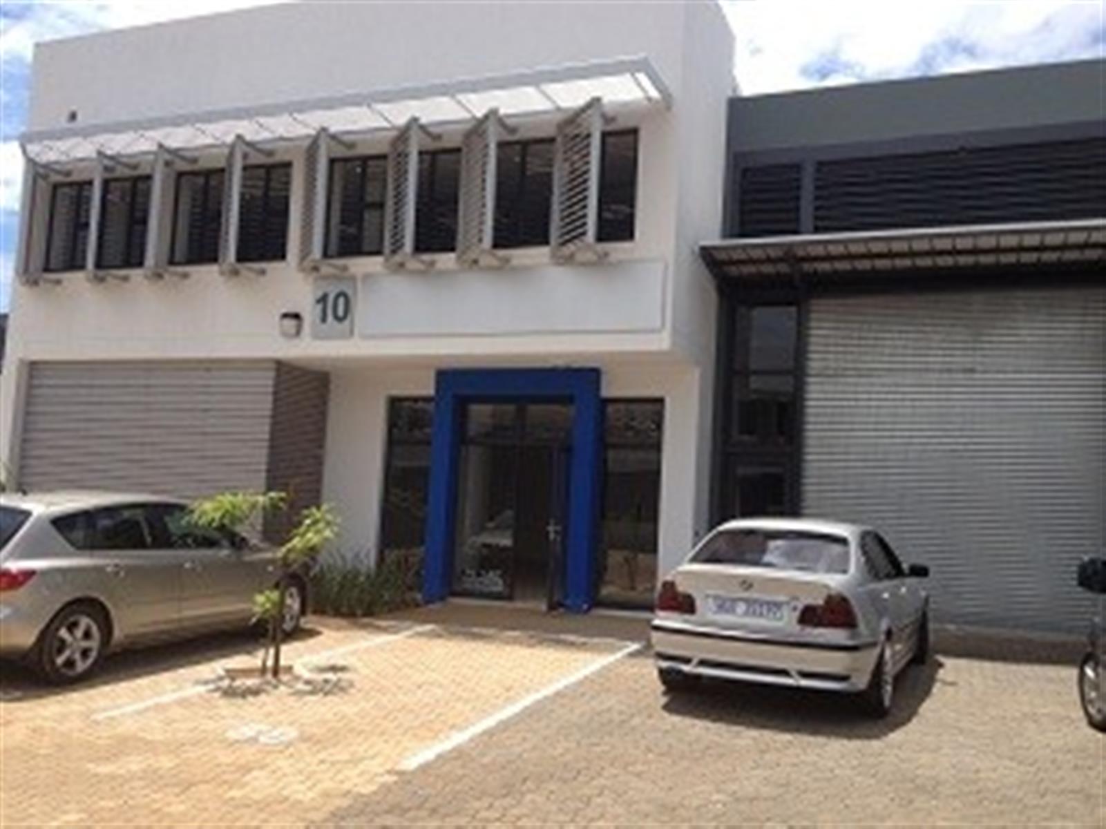 Sought after retail/warehouse behind Gateway mall to let.