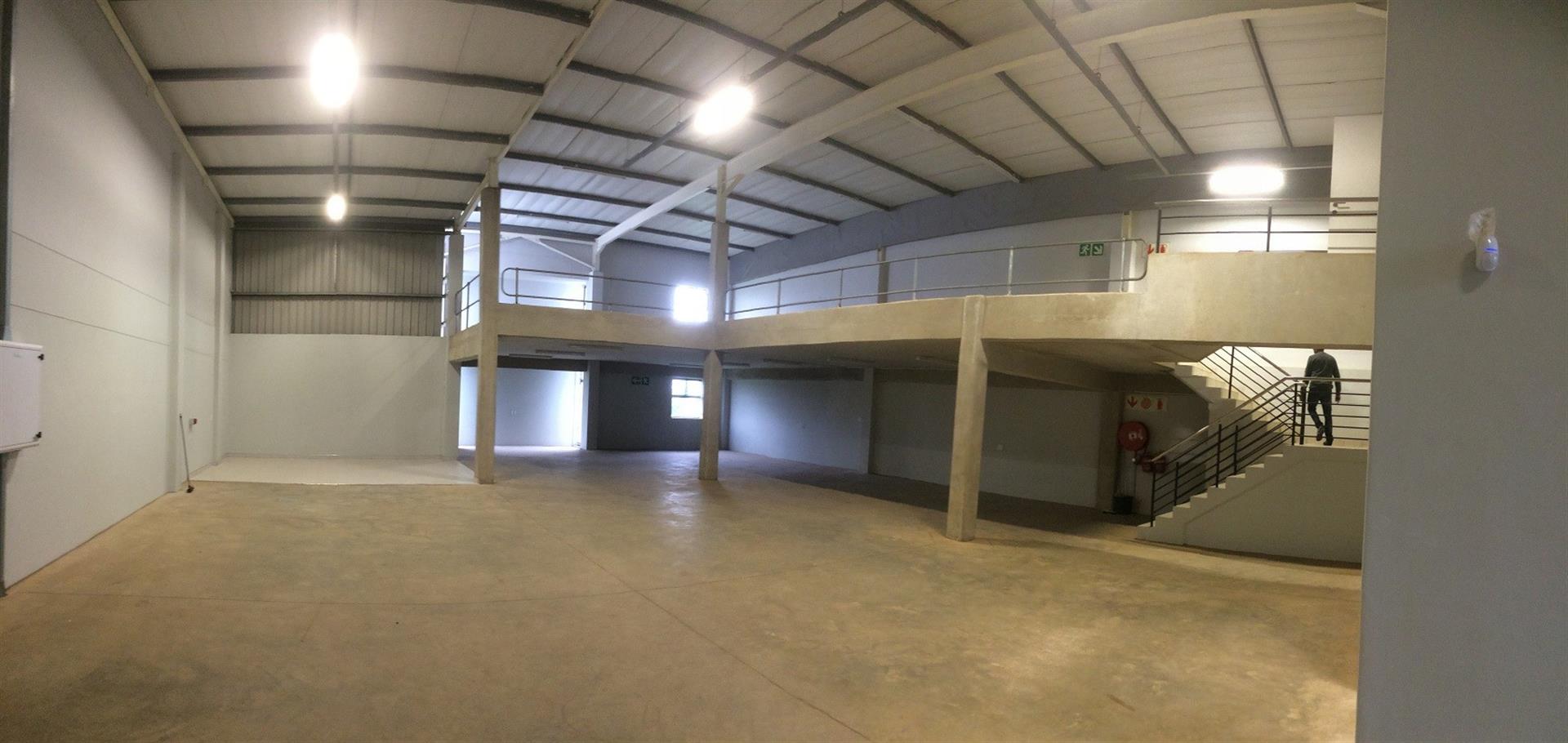 Sought after retail/warehouse behind Gateway mall to let.
