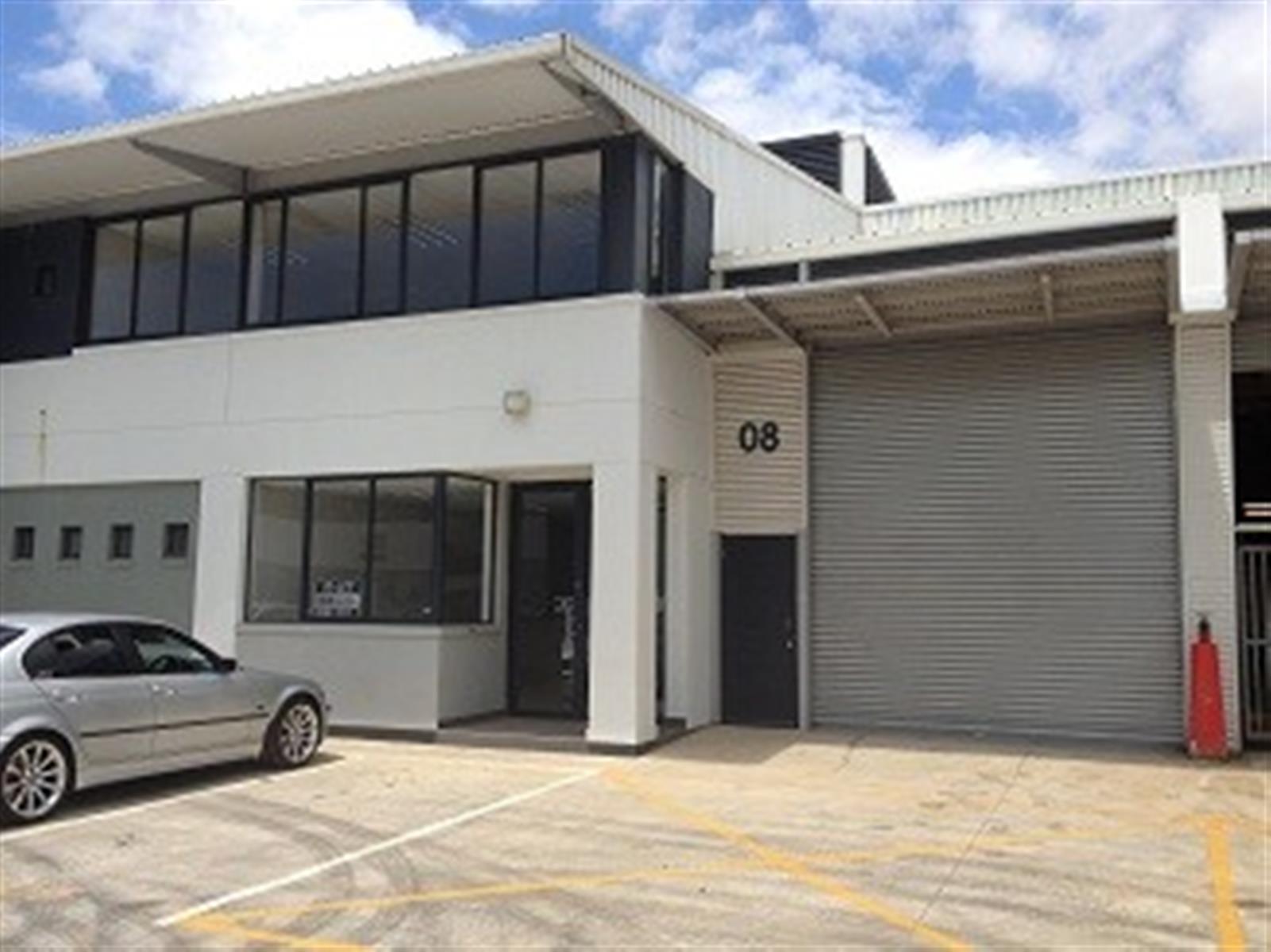 Sought after retail/warehouse behind Gateway mall to let.