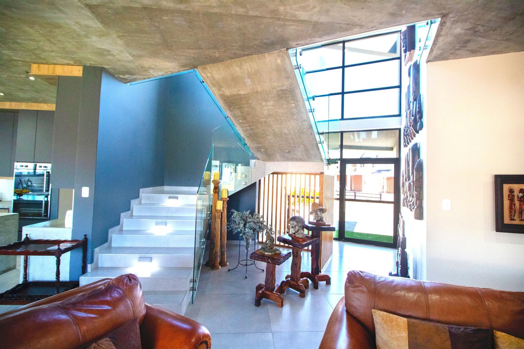Luxury Canal-Front Home with Private Mooring for 2 Boats | Marina Martinique