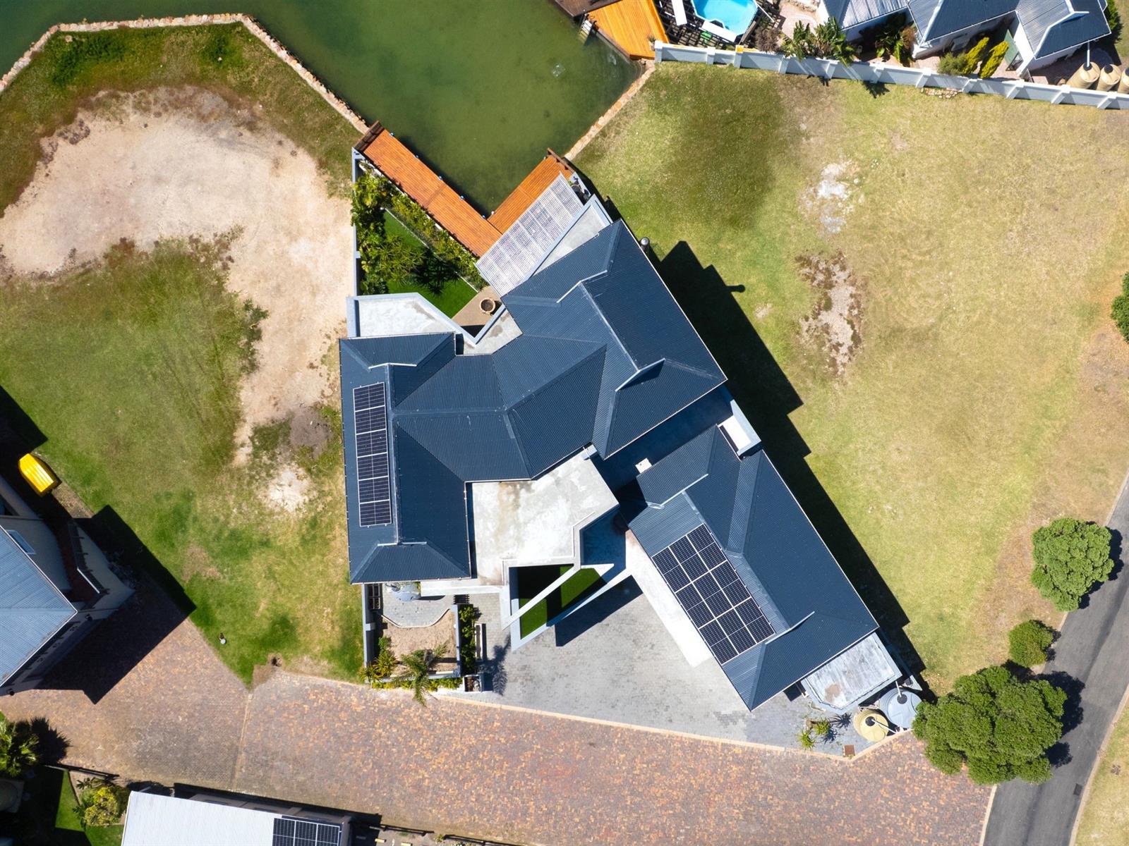 Luxury Canal-Front Home with Private Mooring for 2 Boats | Marina Martinique
