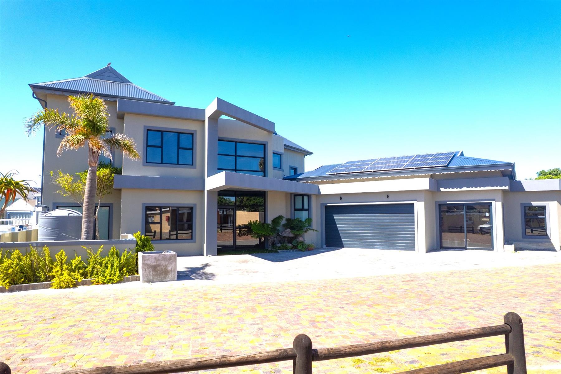 Luxury Canal-Front Home with Private Mooring for 2 Boats | Marina Martinique