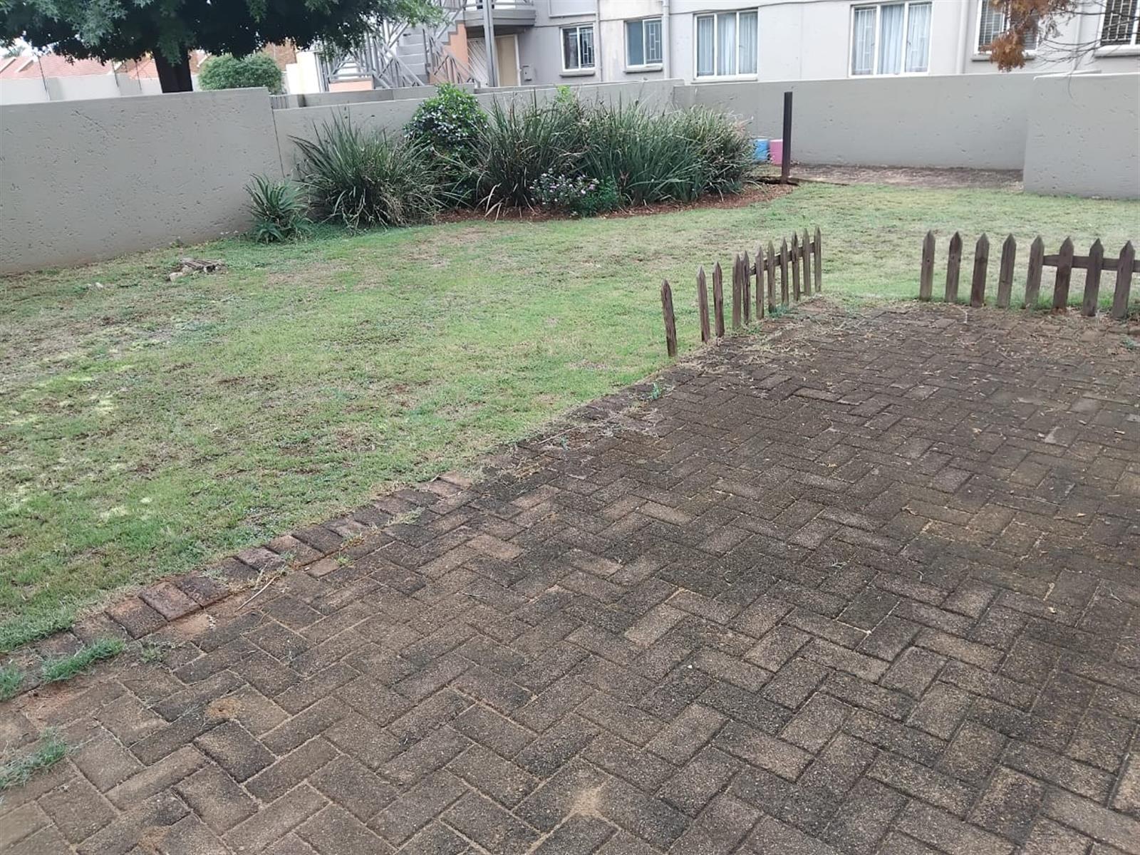 3 Bedroom Apartment For Sale Glen Marais
