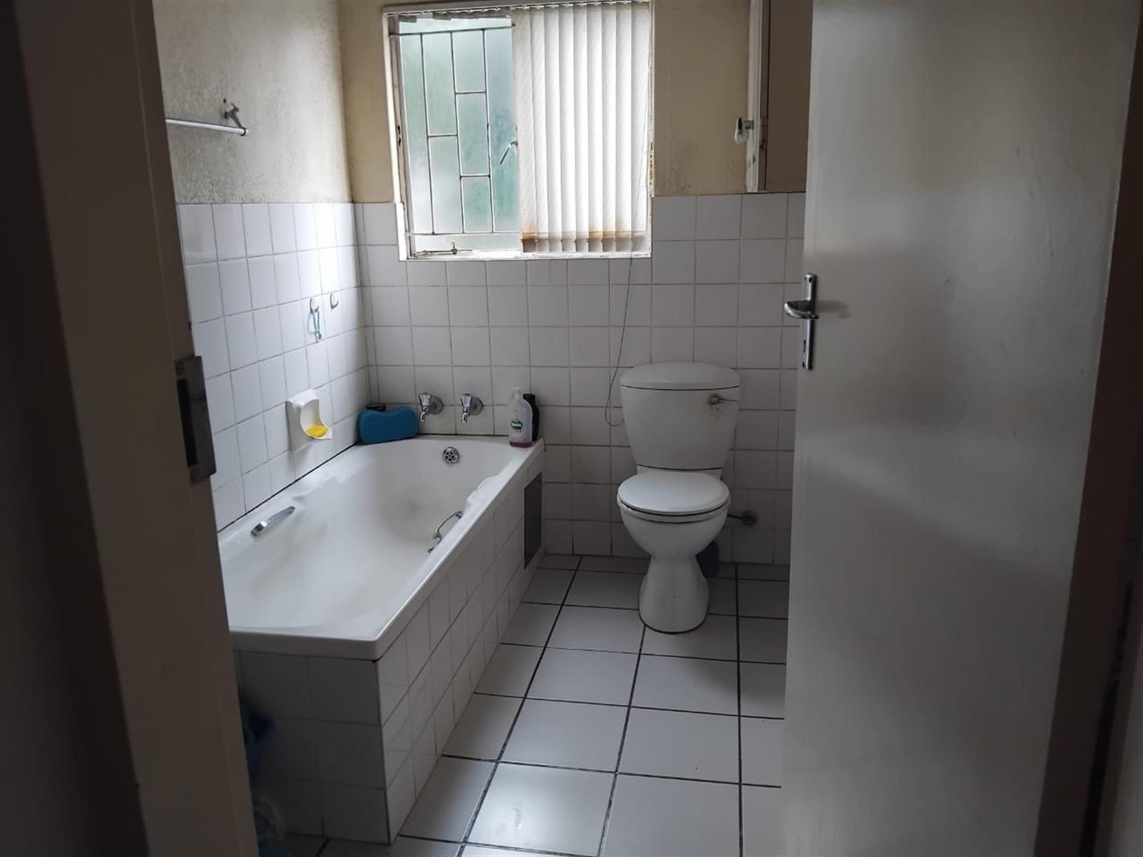 3 Bedroom Apartment For Sale Glen Marais