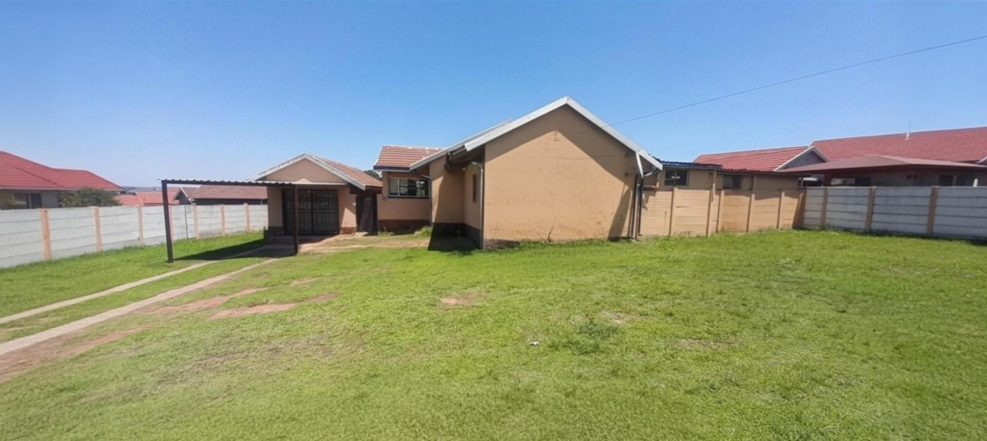 House for sale in Tasbet Park, Witbank, 1075 m²