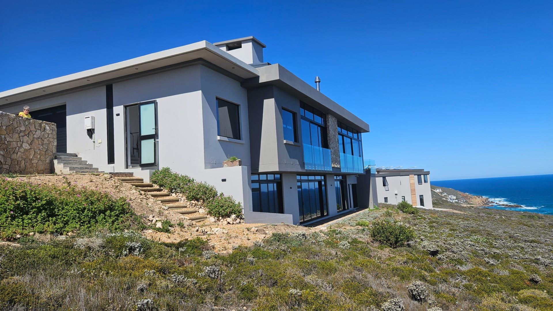 Exclusive Contemporary House For Sale in Paradise Coast, Mossel Bay