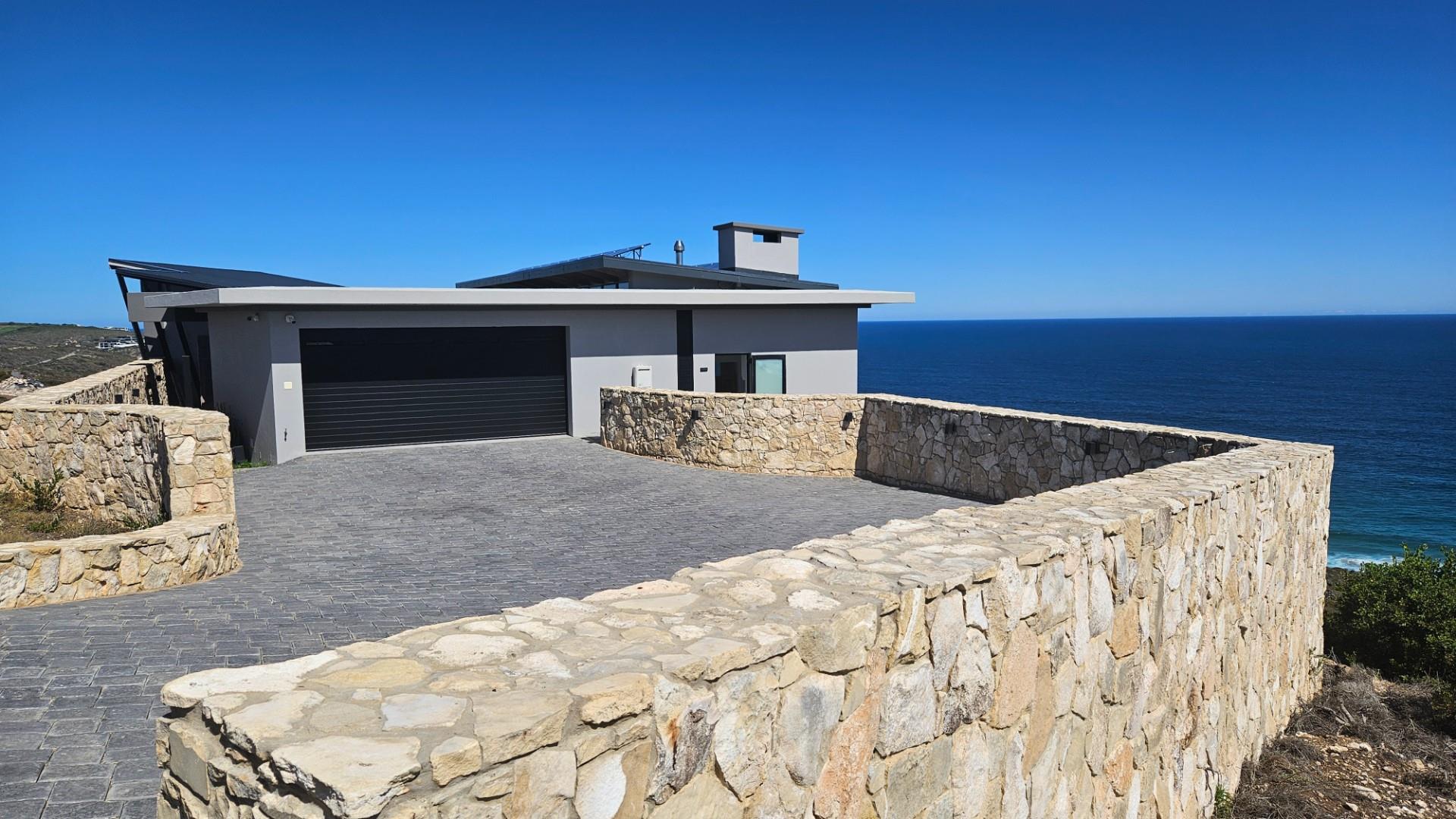 Exclusive Contemporary House For Sale in Paradise Coast, Mossel Bay