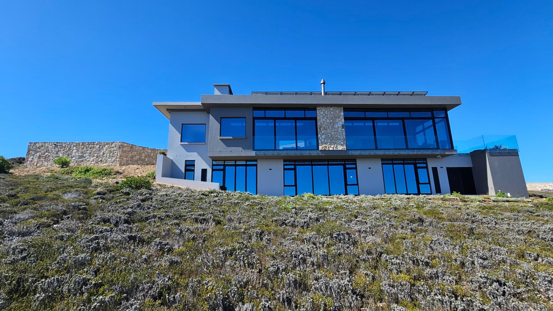 Exclusive Contemporary House For Sale in Paradise Coast, Mossel Bay