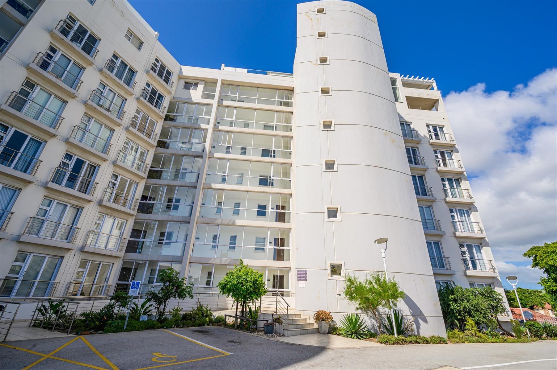 Spacious 3 Bedroom Apartment