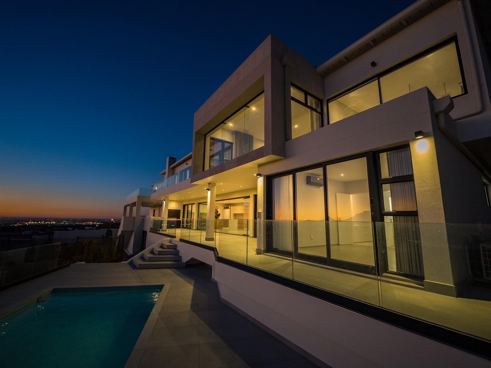 5-Bedroom Luxury Residence in Prestigious Baronetcy Estate
