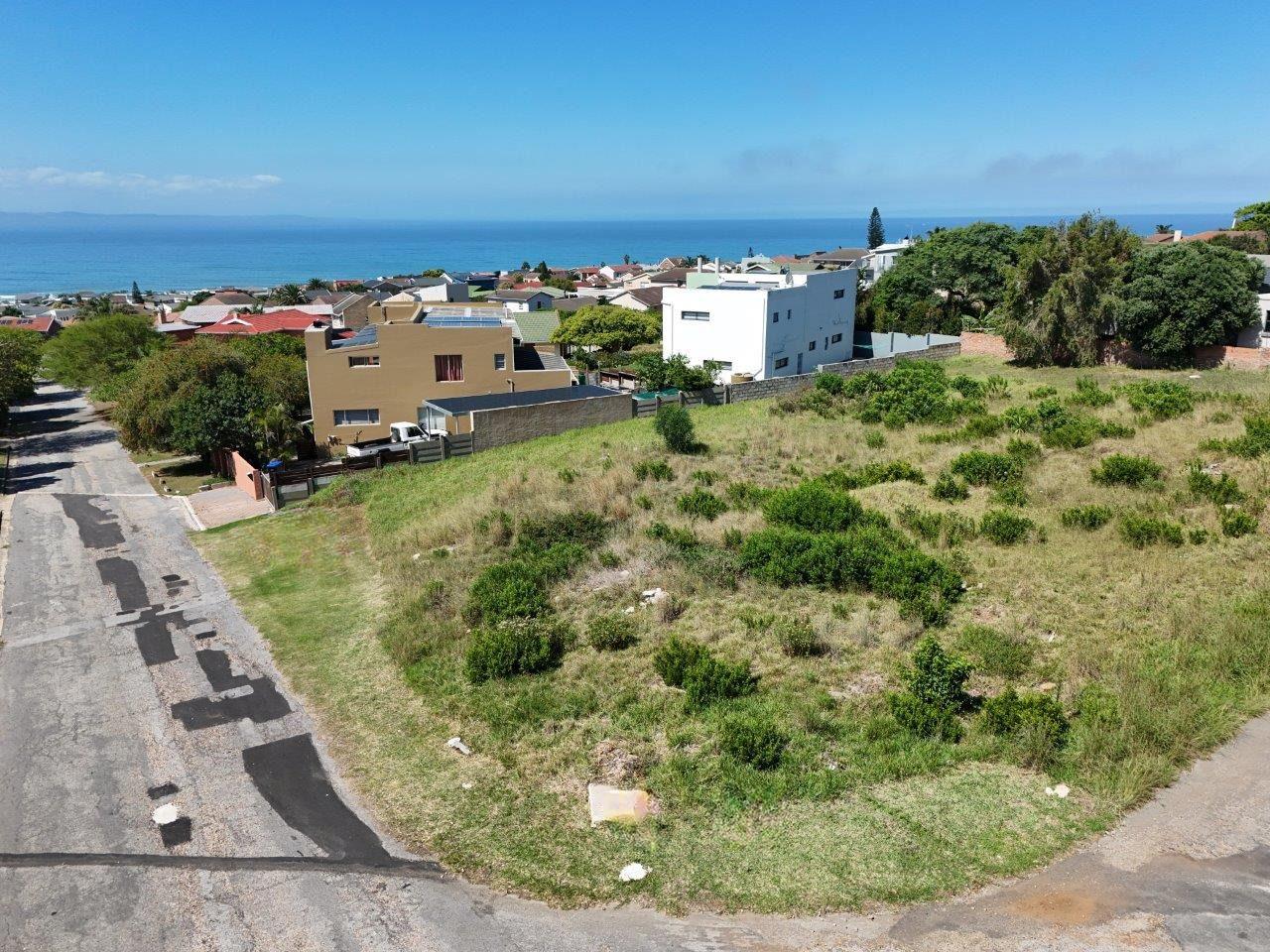 Vacant Land with Ocean Views - Prime 732m² Stand in Sought-After Wavecrest