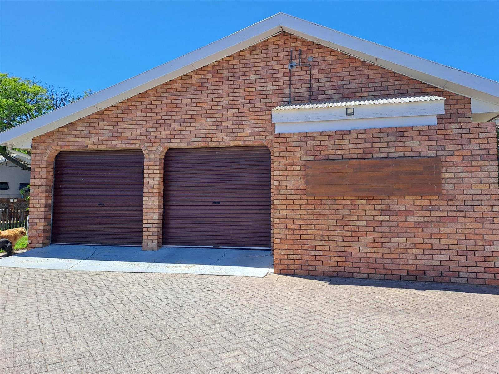 Stunning 5 Bedroom property plus 1 Bedroom flat for sale in Amsterdamhoek