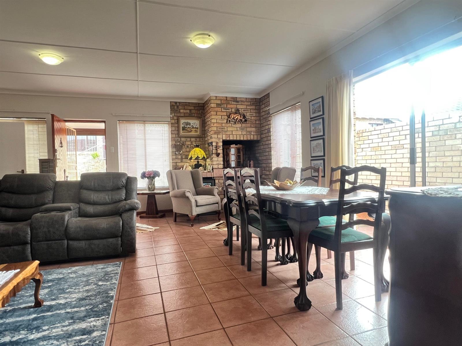 Townhouse For Sale in Ferreira Town Jeffreys Bay Eastern Cape