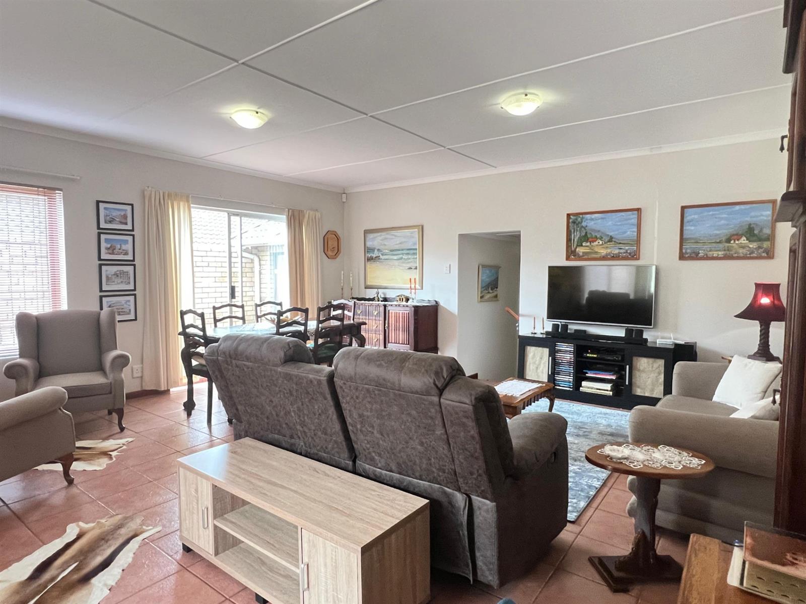 Townhouse For Sale in Ferreira Town Jeffreys Bay Eastern Cape